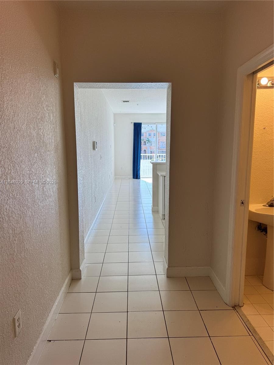 17640 NW 73rd Ave # 204-19, Hialeah, FL 33015 photo 5