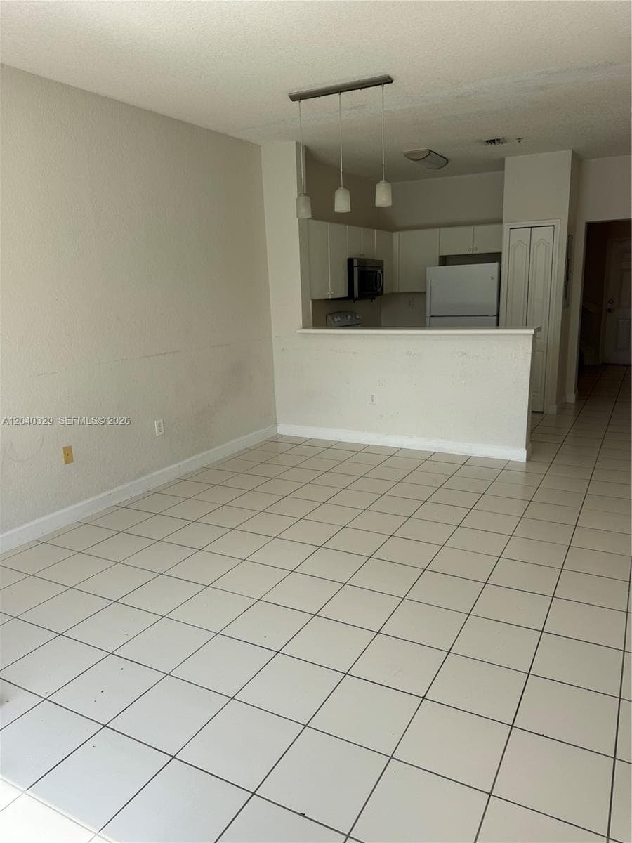 17640 NW 73rd Ave # 204-19, Hialeah, FL 33015 photo 4