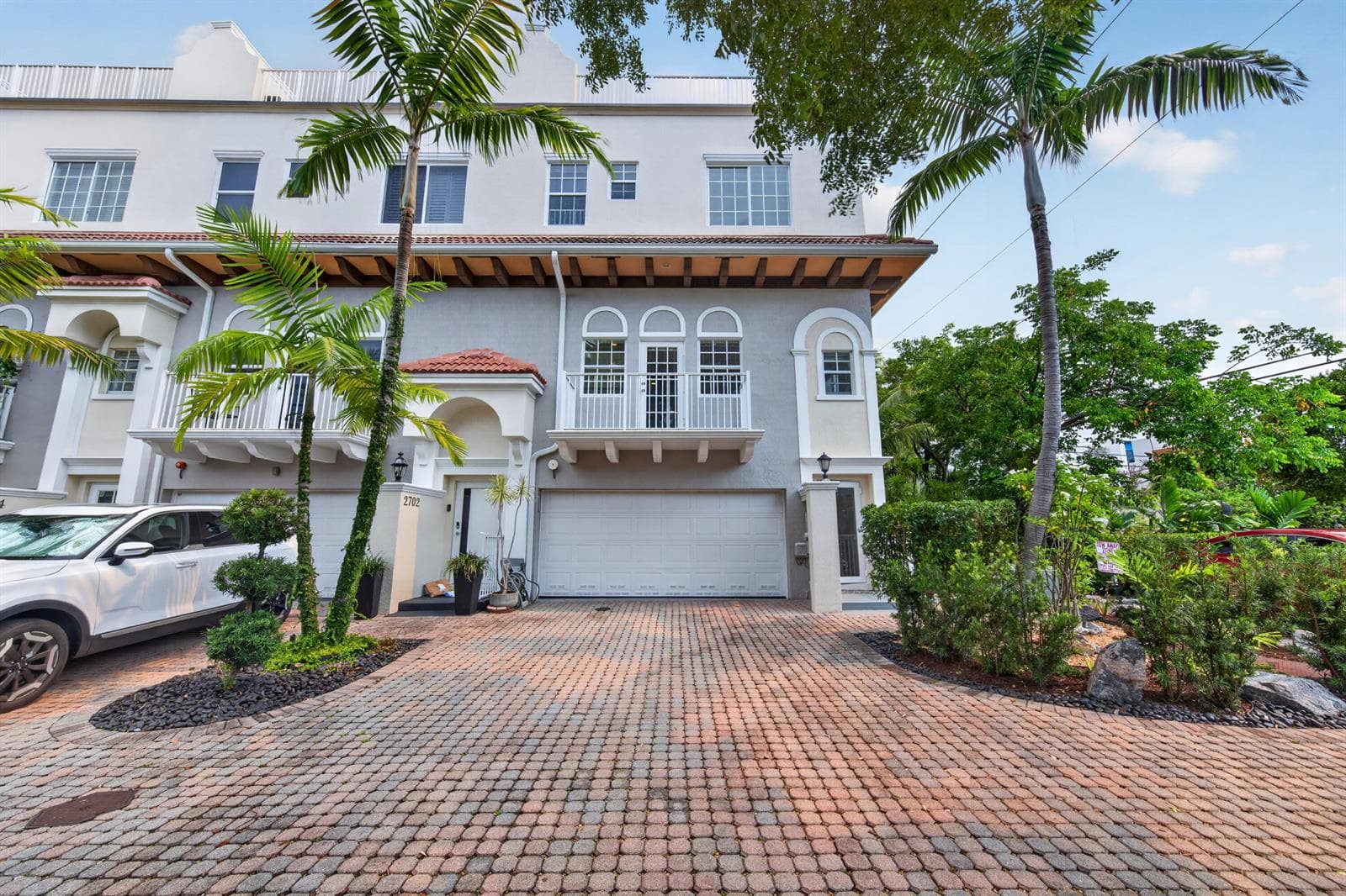 2700 NE 8th Avenue, Wilton Manors, FL 33334 photo 2