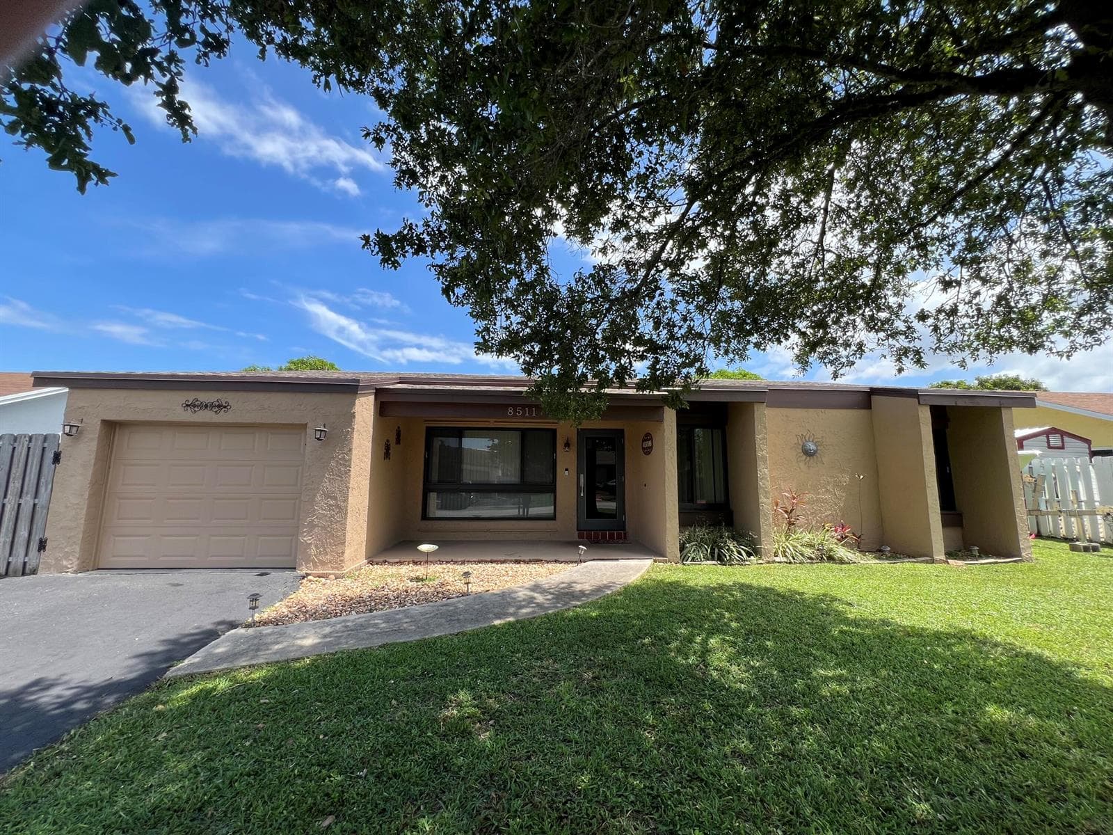 8511 NW 8th Street, Pembroke Pines, FL 33024 photo 4