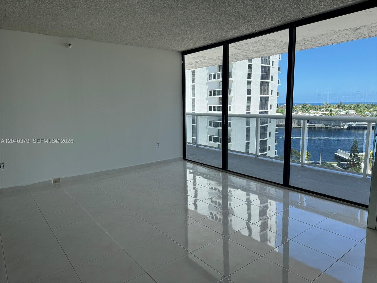 20505 E Country Club Dr # 835, Aventura, FL 33180 photo 5