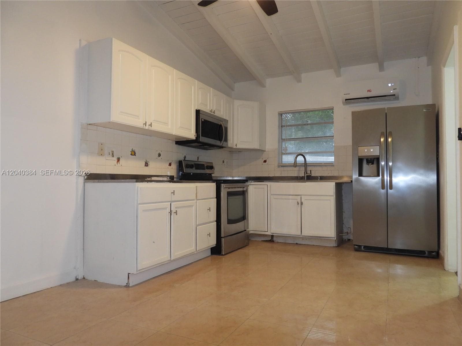 1572 NE 149th St # A, Miami, FL 33161 photo 2