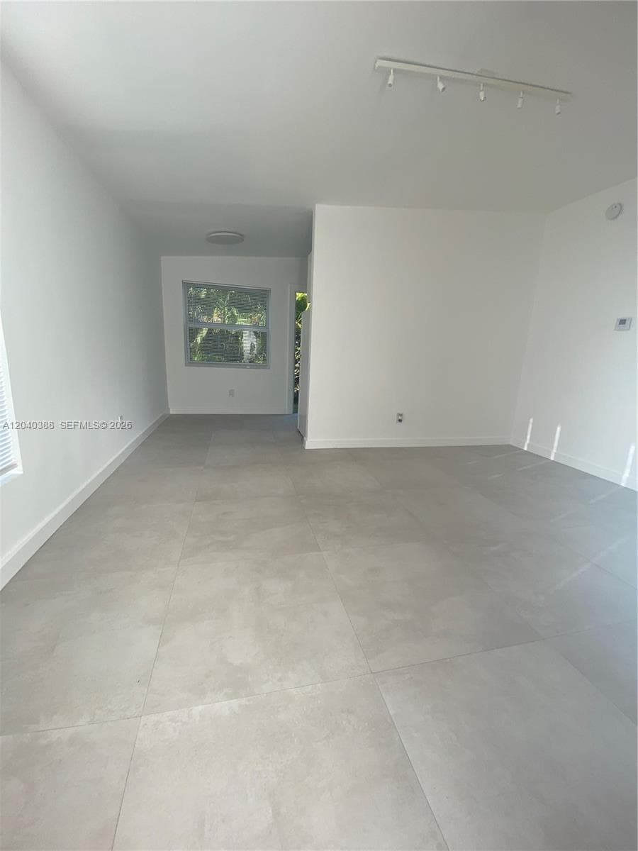 2011 NE 167th St # 9, North Miami Beach, FL 33162 photo 4