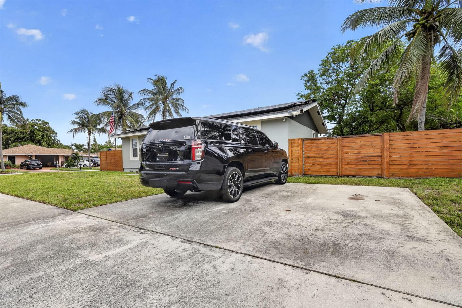 202 Elaine Circle W, West Palm Beach, FL 33409 photo 3