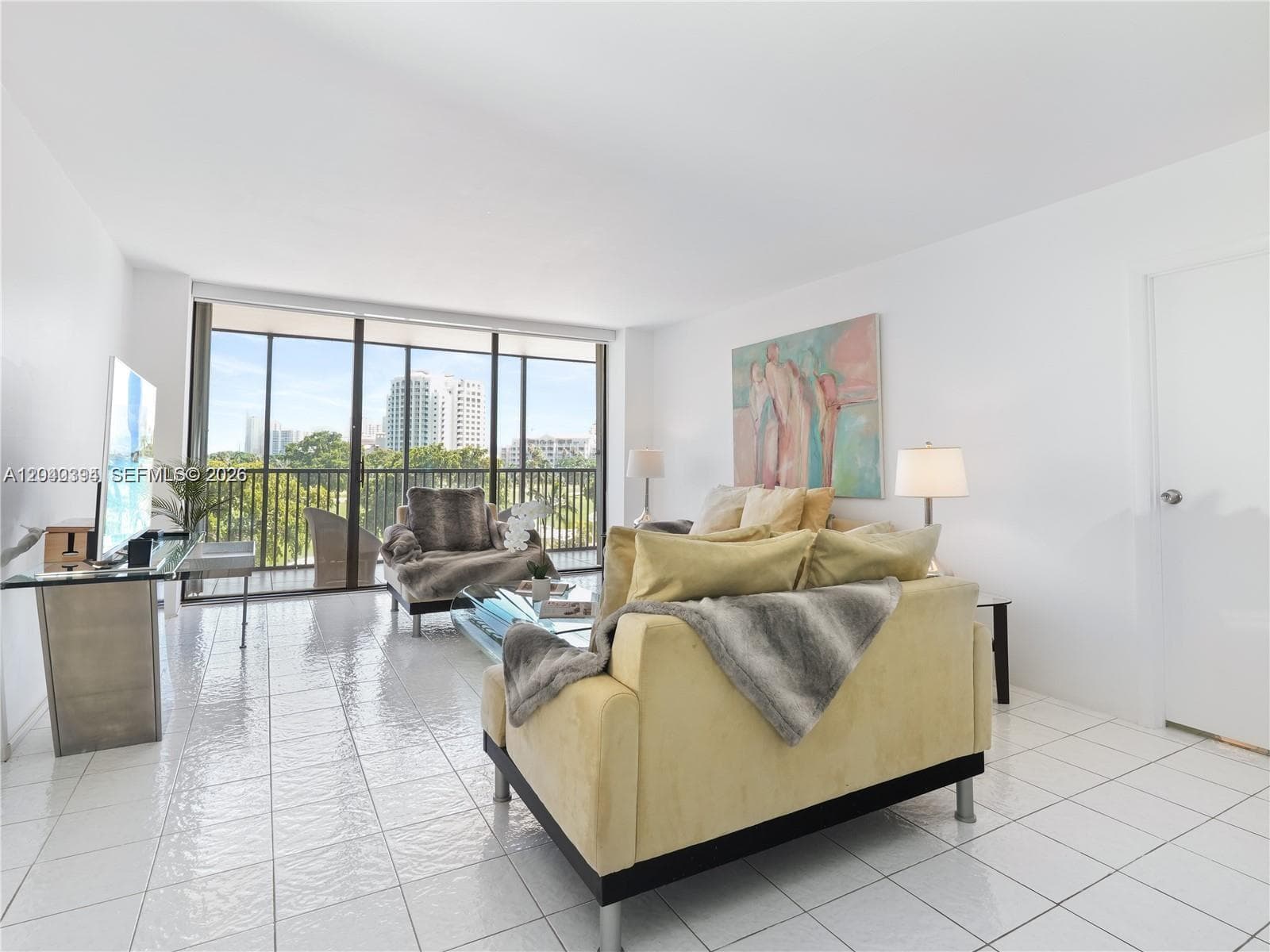 20379 W Country Club Dr # 536, Aventura, FL 33180 photo 4