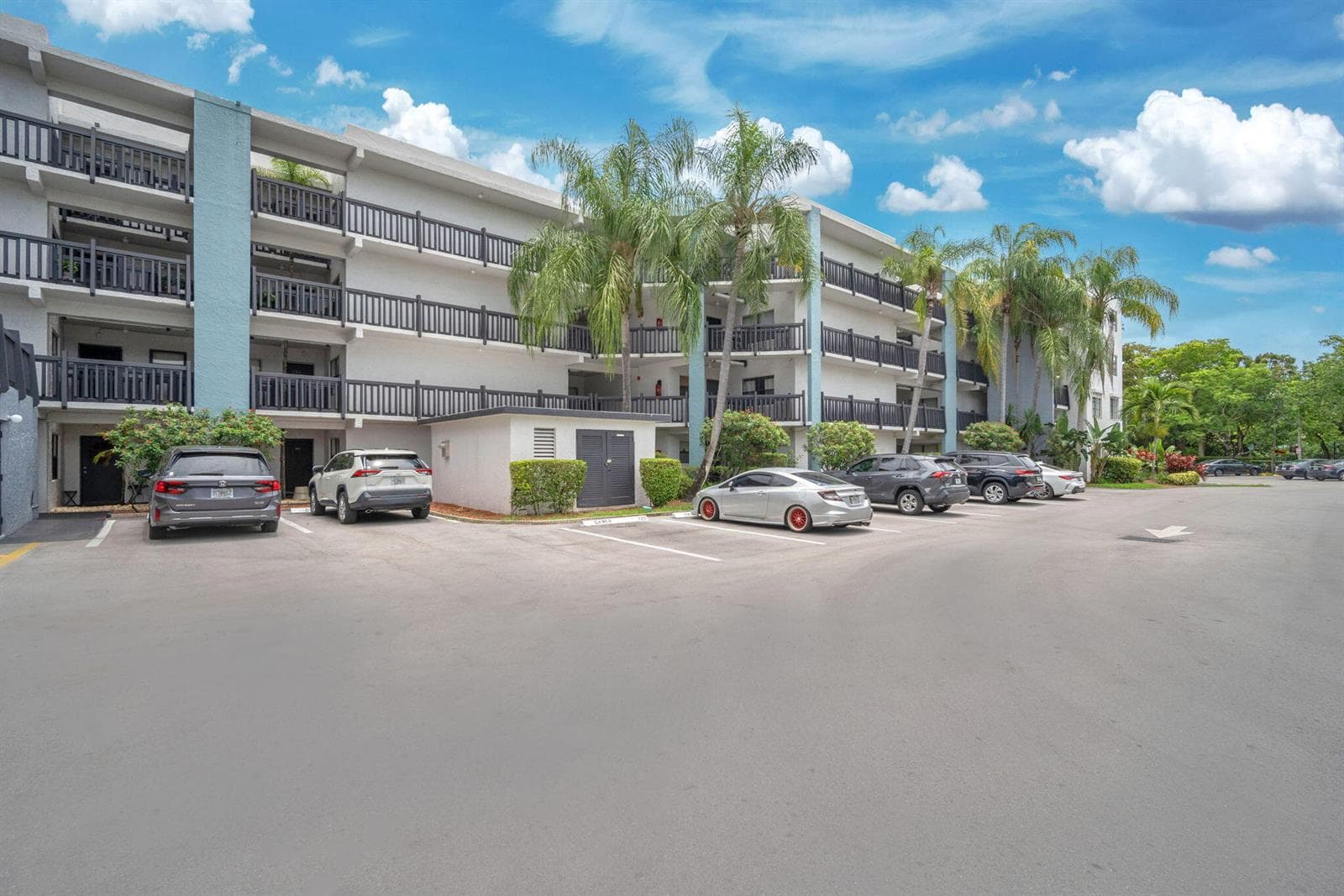 1021 Mockingbird Lane # 303, Plantation, FL 33324 photo 2