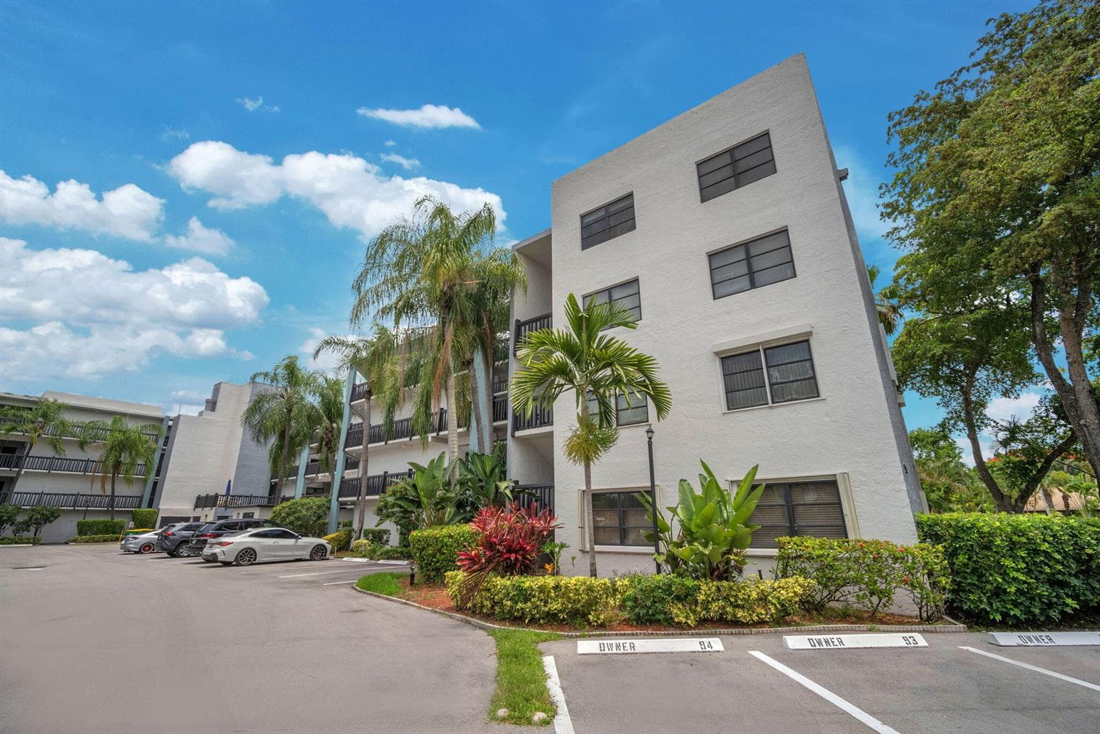 1021 Mockingbird Lane # 303, Plantation, FL 33324 photo 3