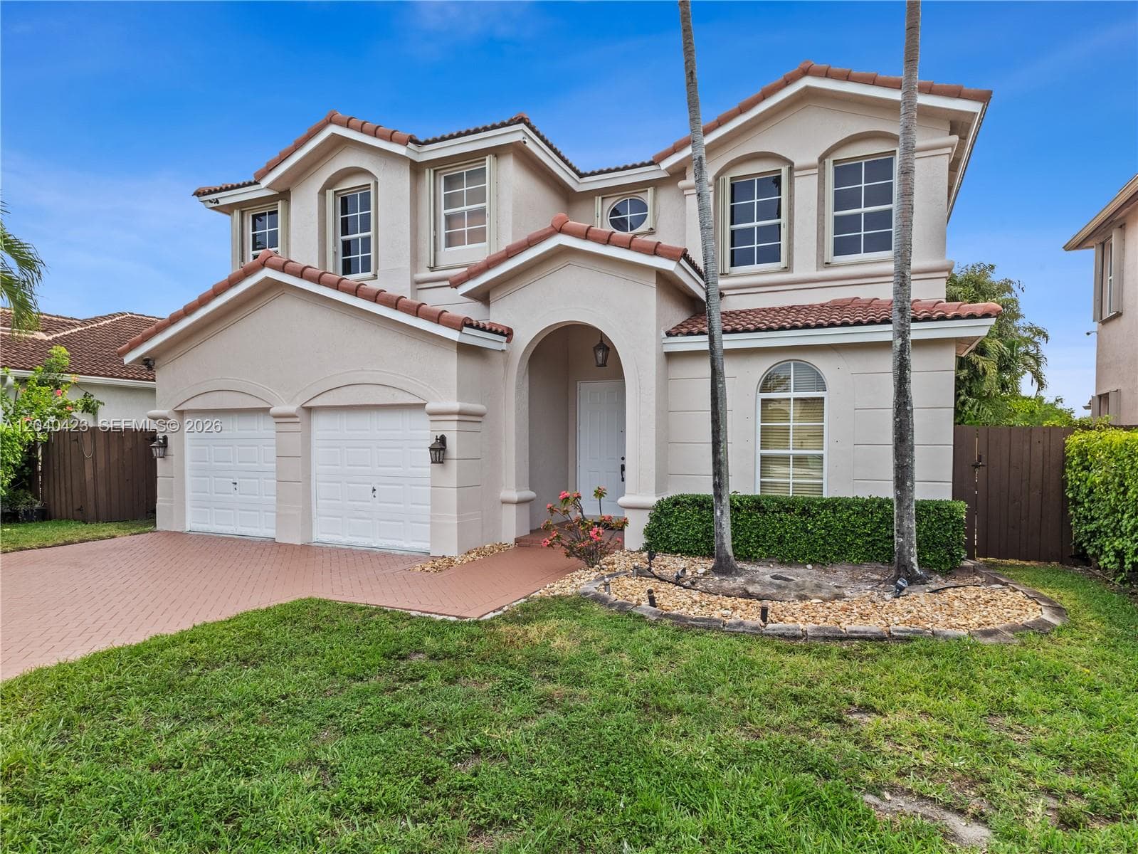 8542 NW 111th Ct, Doral, FL 33178 photo 2