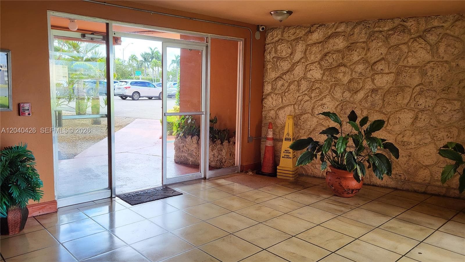 1591 NE Miami Gardens Dr # 306, Miami, FL 33179 photo 5