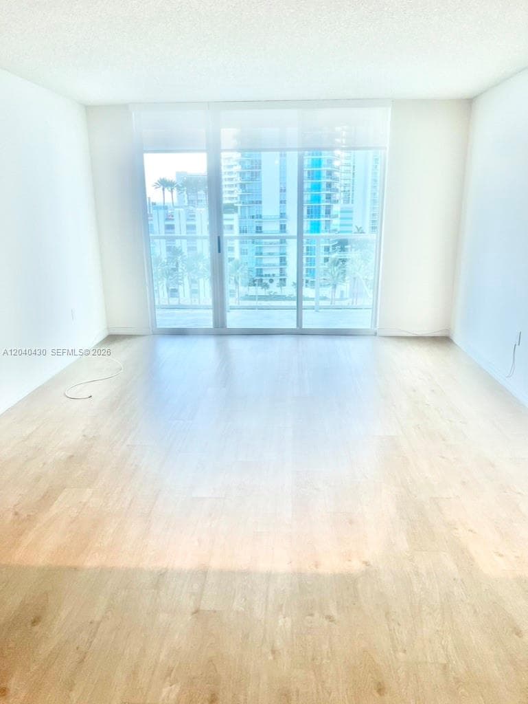 1155 BRICKELL BAY DR # 807, Miami, FL 33131 photo 2