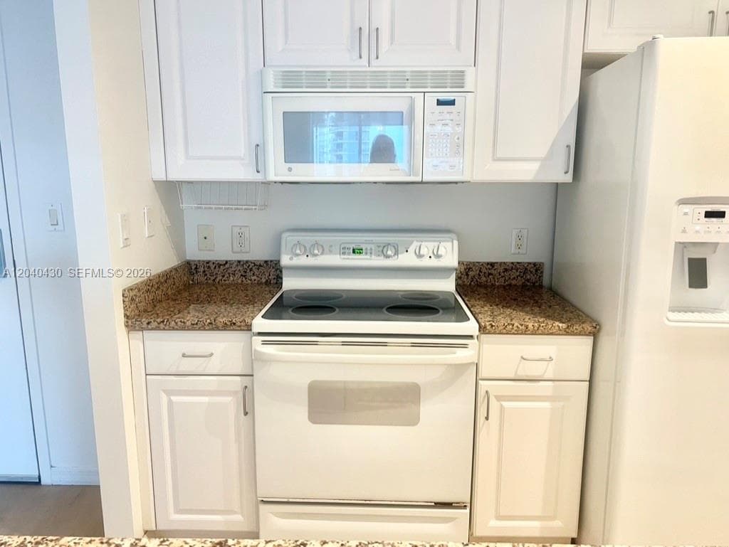 1155 BRICKELL BAY DR # 807, Miami, FL 33131 photo 4