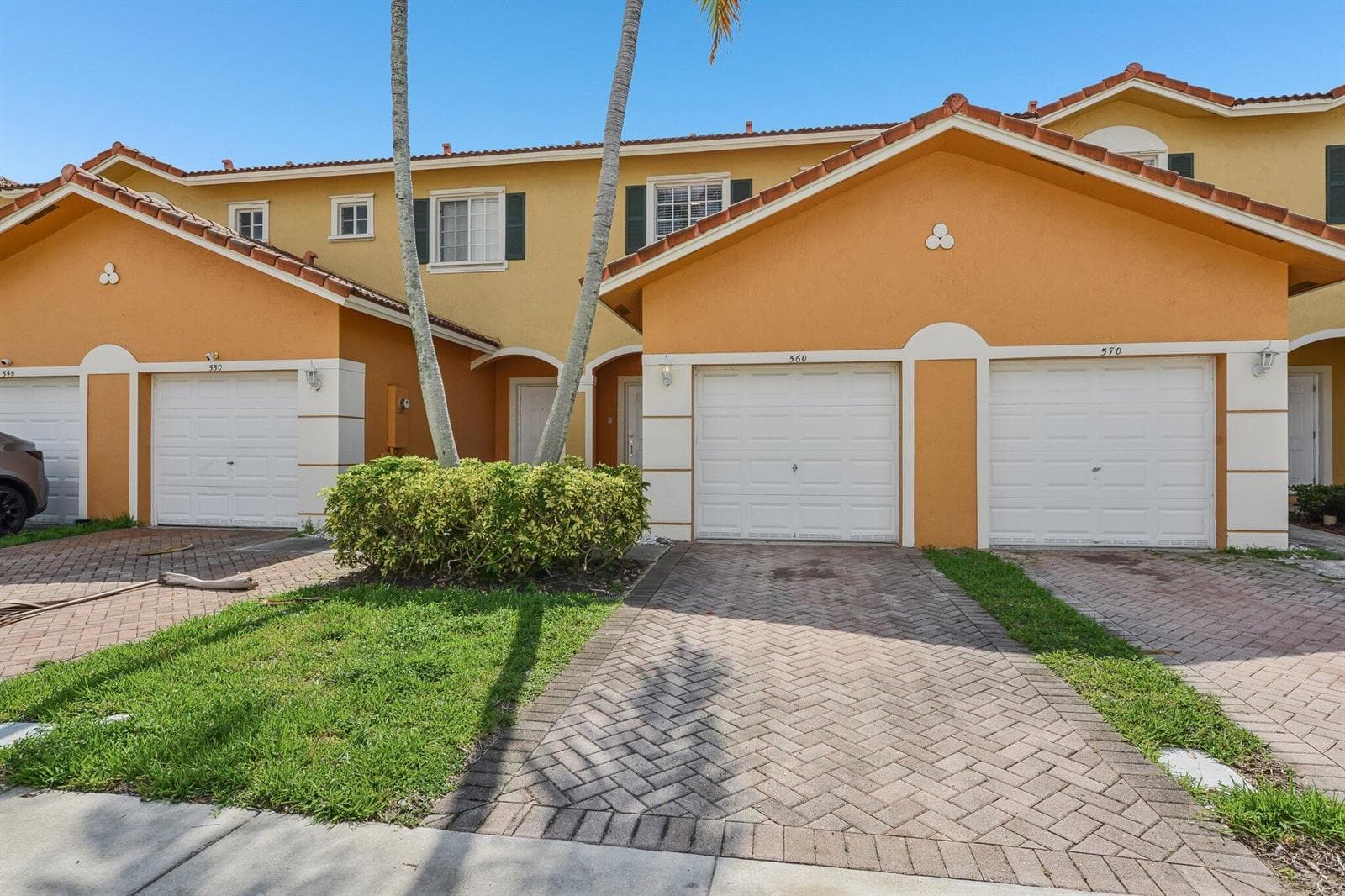 560 St Tropez Lane, Margate, FL 33068 photo 2