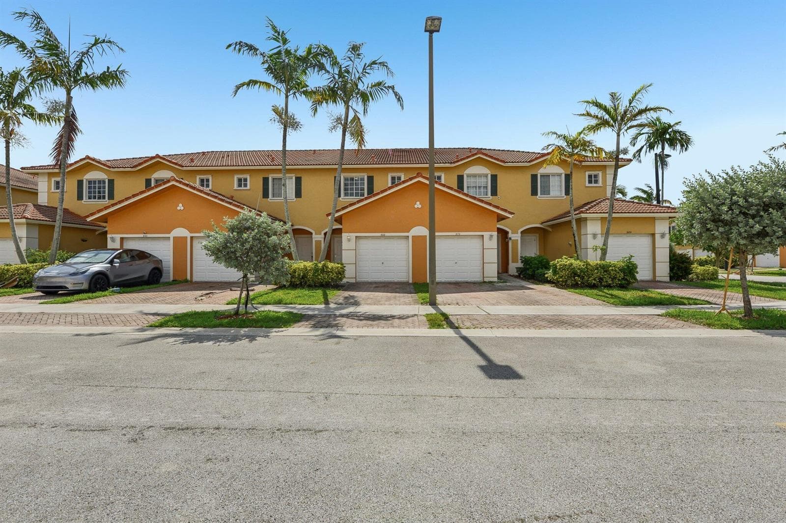 560 St Tropez Lane, Margate, FL 33068 photo 3