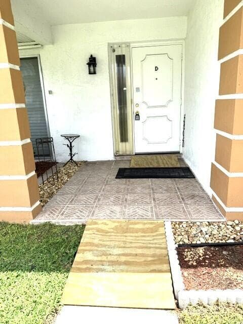 1216 S S Lakes End Drive # Apt D, Fort Pierce, FL 34982 photo 2