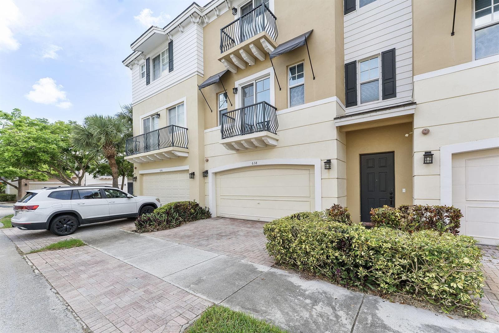 638 NW 38th Circle, Boca Raton, FL 33431 photo 2