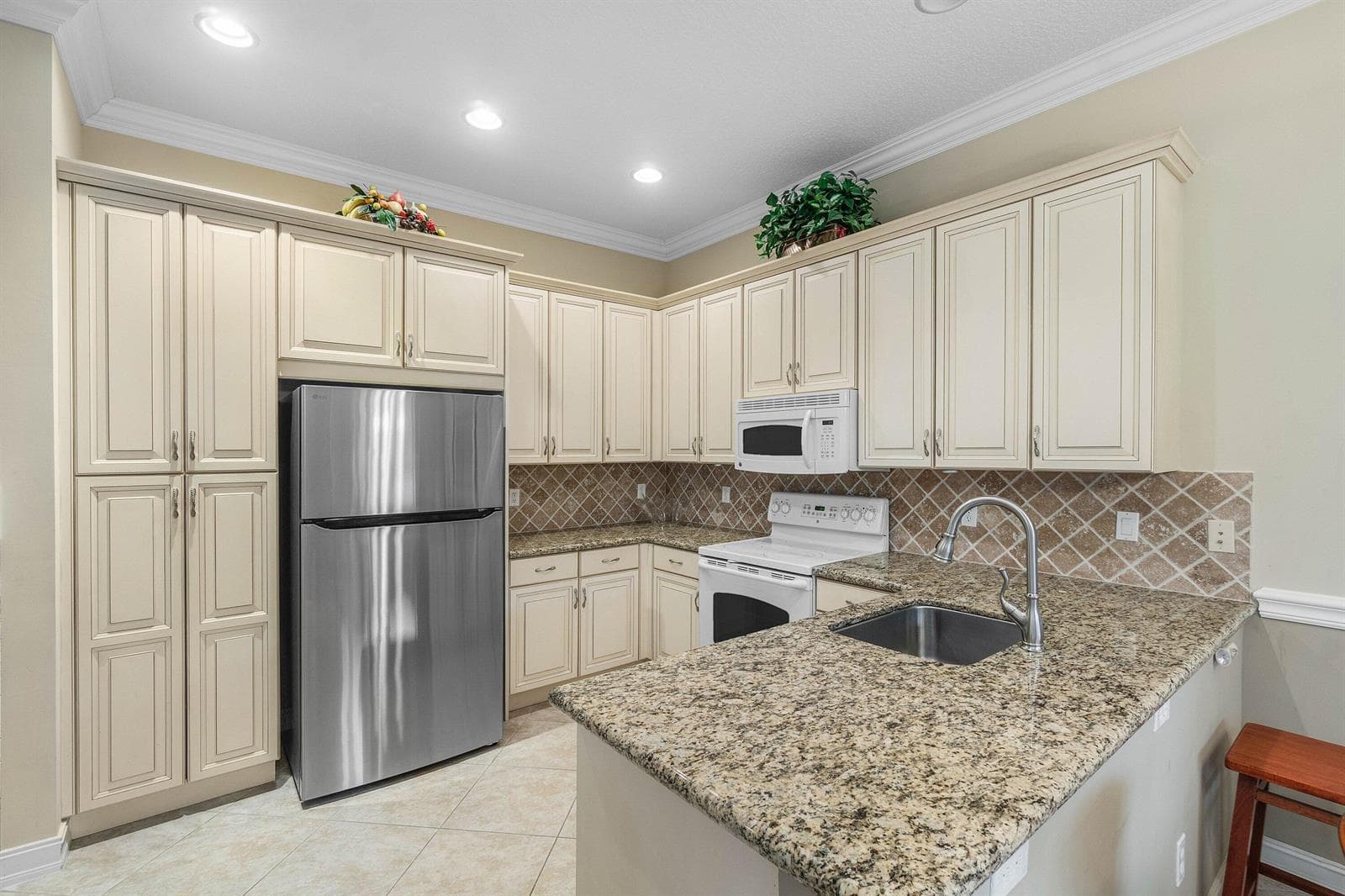 7410 Ringwood Terrace, Boynton Beach, FL 33437 photo 2