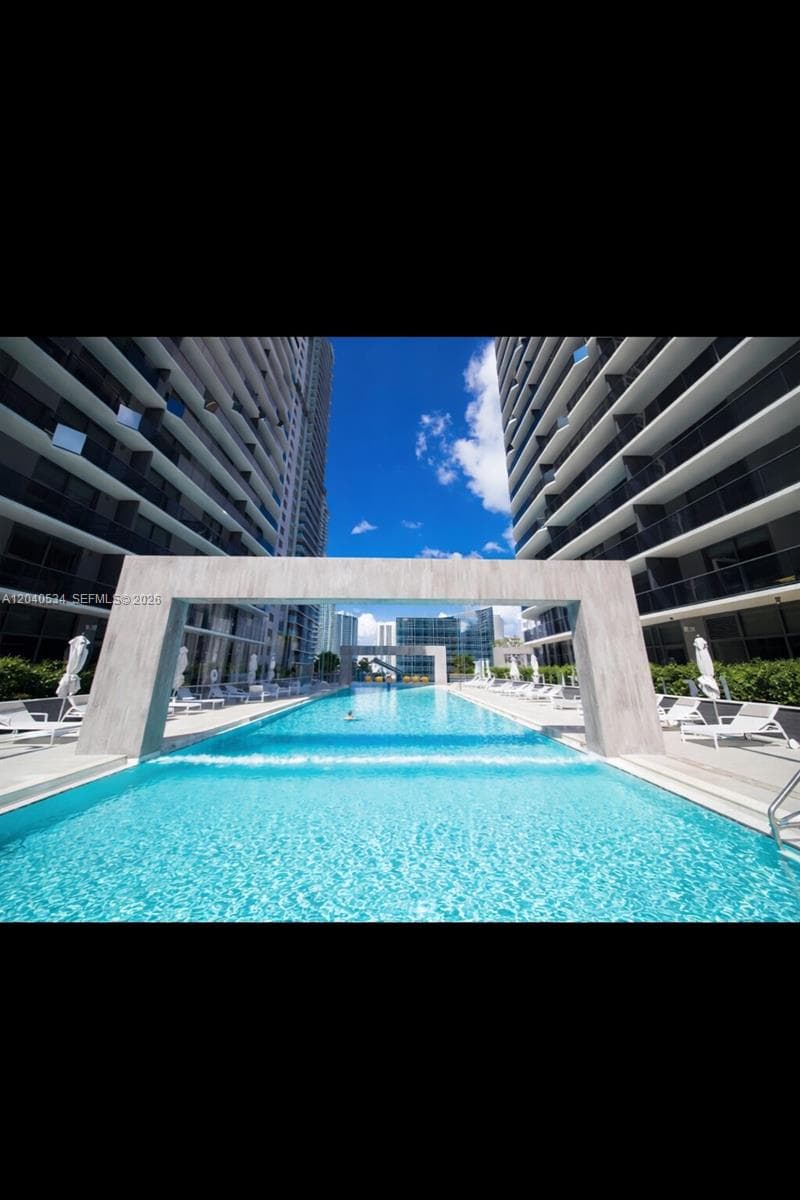 45 SW 9th St # 1004, Miami, FL 33130 photo 3