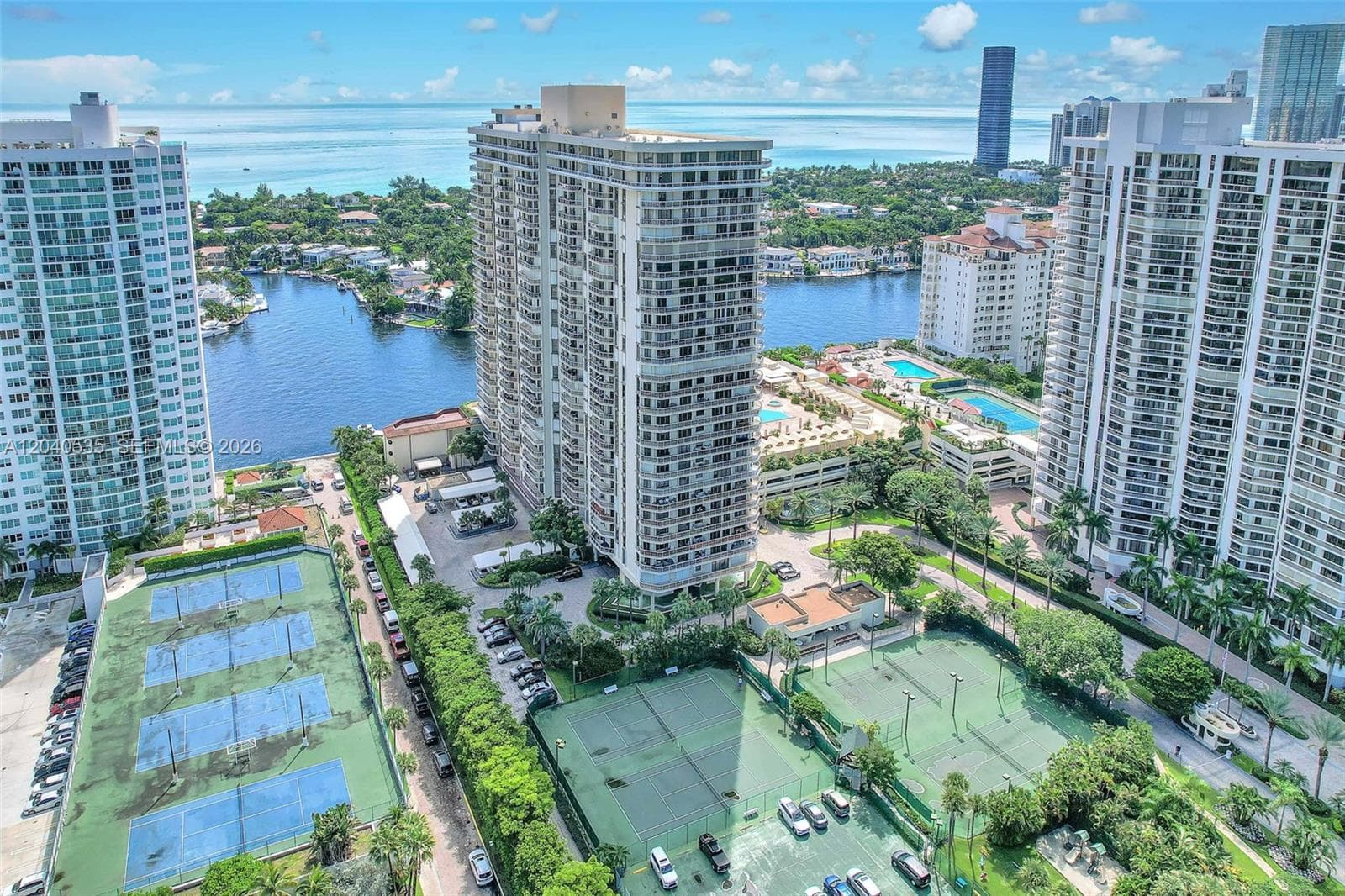 20191 E Country Club Dr # 1805, Aventura, FL 33180 photo 3