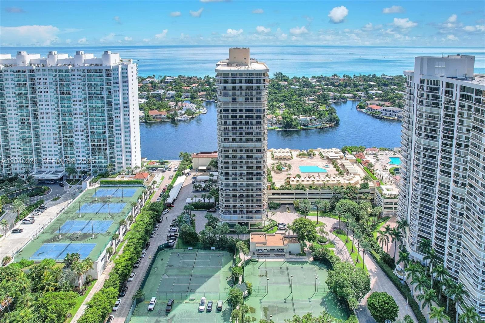 20191 E Country Club Dr # 1805, Aventura, FL 33180 photo 4