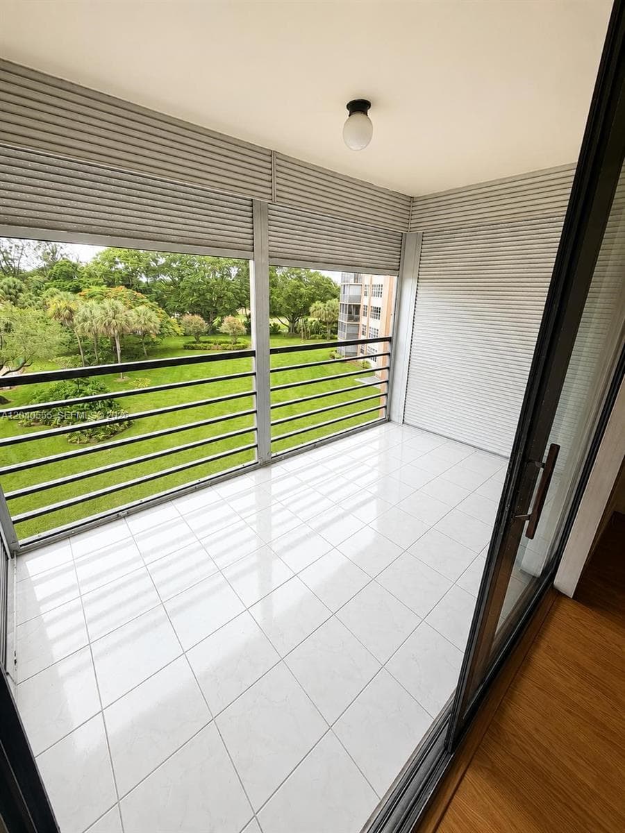 900 Saint Charles Pl # 407, Pembroke Pines, FL 33026 photo 2