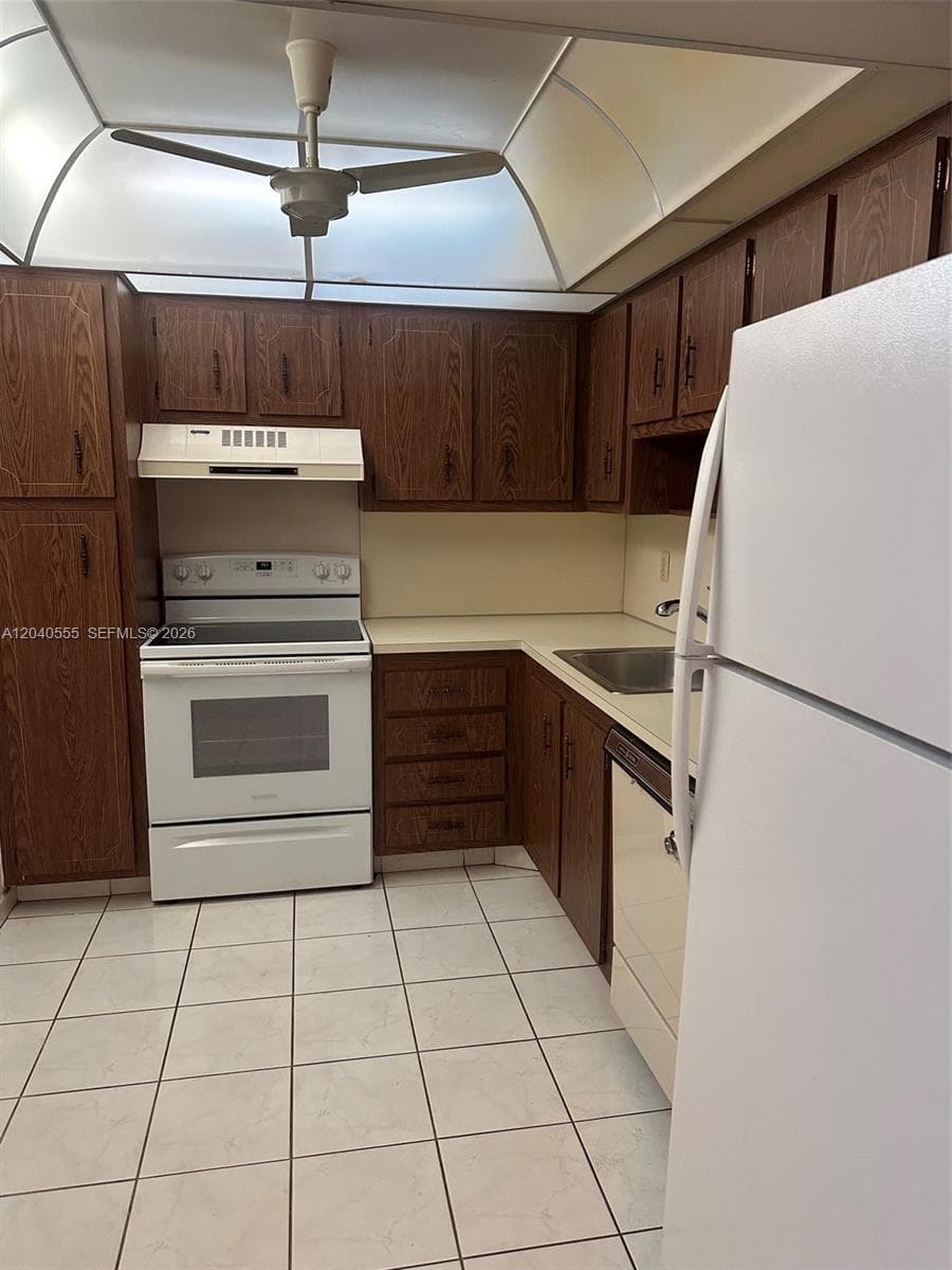 900 Saint Charles Pl # 407, Pembroke Pines, FL 33026 photo 5