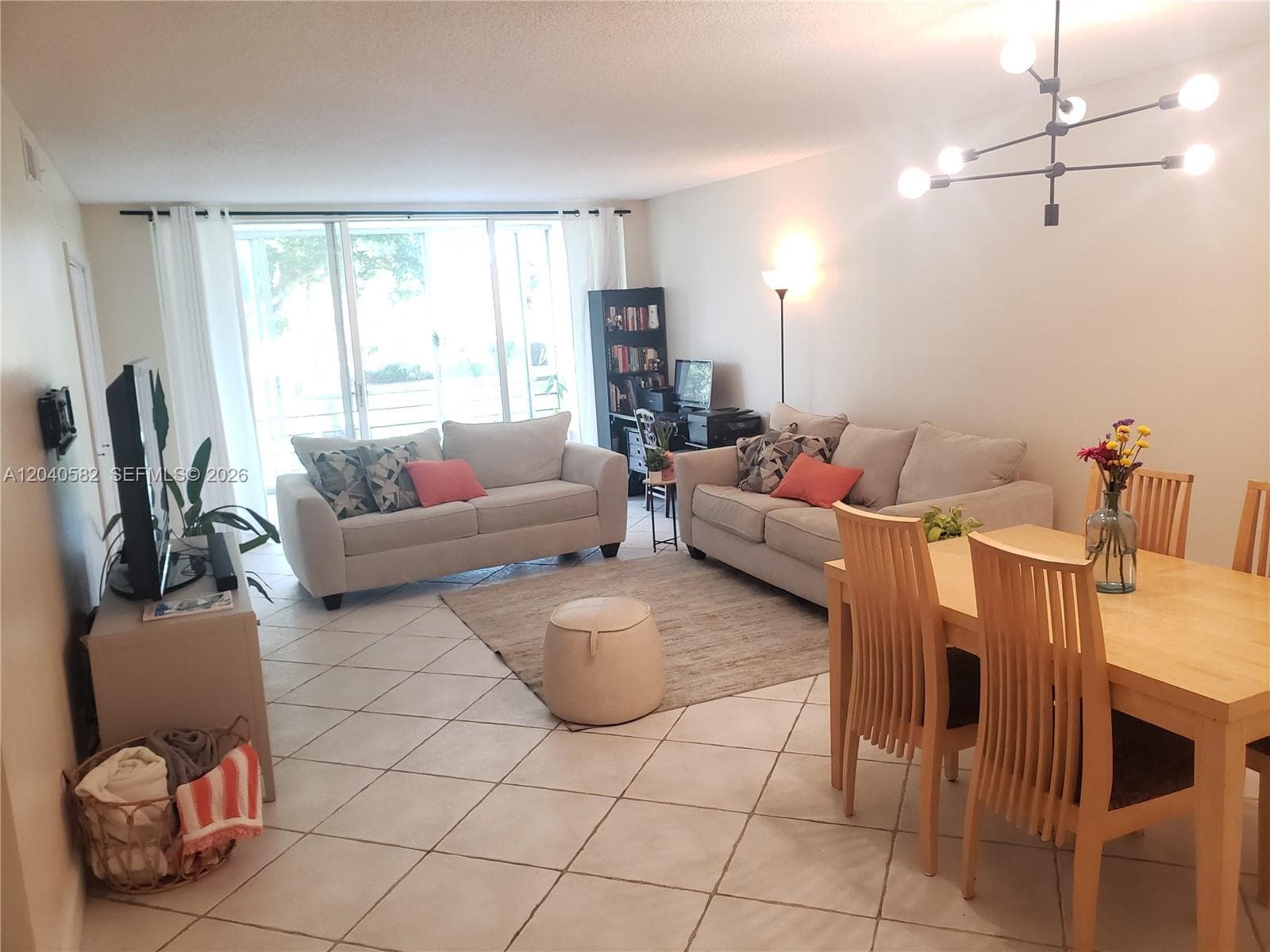550 Oaks Ln # 202, Pompano Beach, FL 33069 photo 4