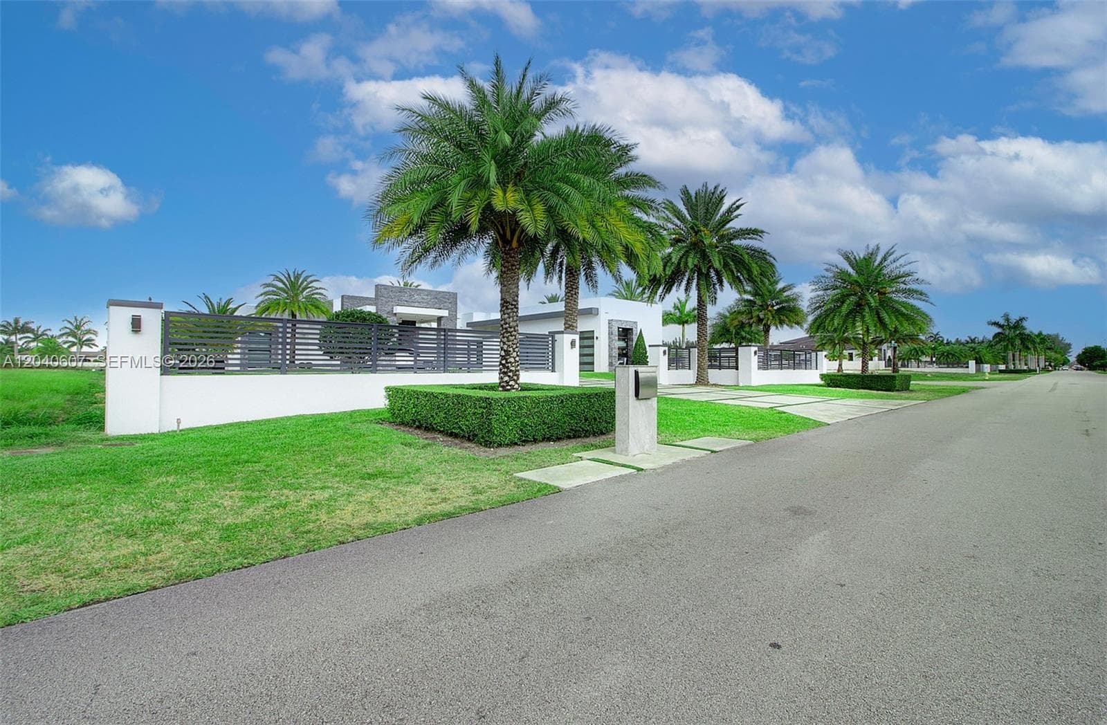 13052 NW 102nd Ave, Hialeah Gardens, FL 33018 photo 3