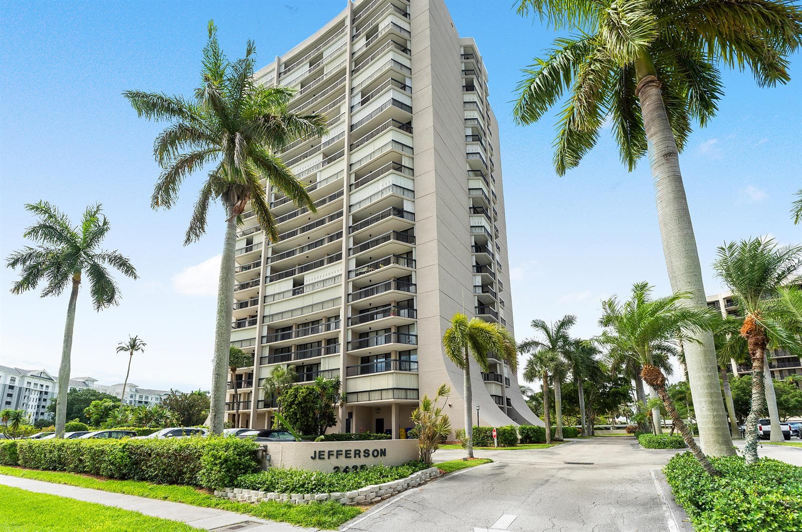 2425 Presidential Way # Ph5, West Palm Beach, FL 33401 photo 4