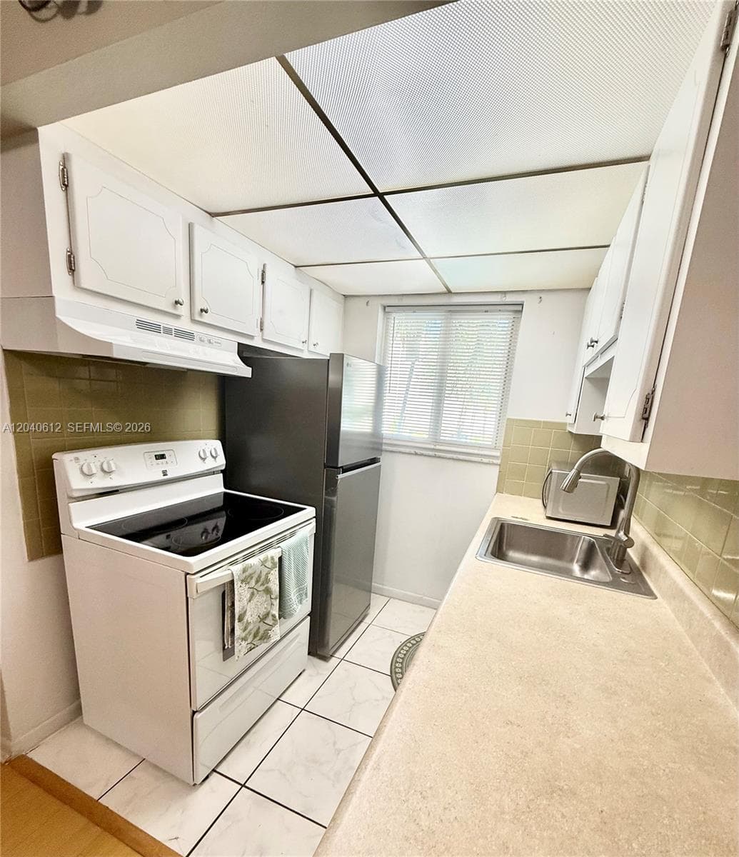 2145 Pierce St # 206, Hollywood, FL 33020 photo 2