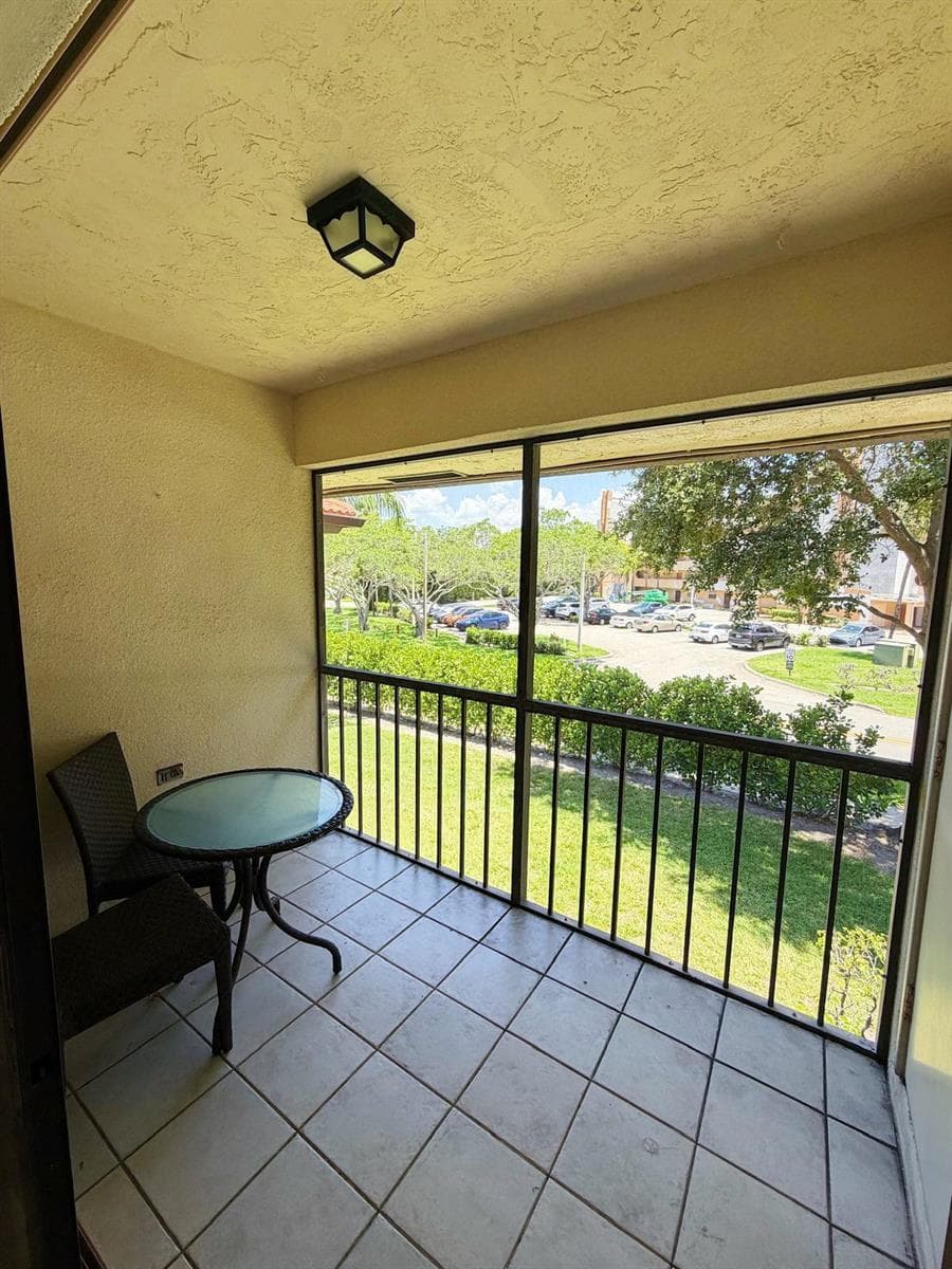 351 Club Circle # 208, Boca Raton, FL 33487 photo 3