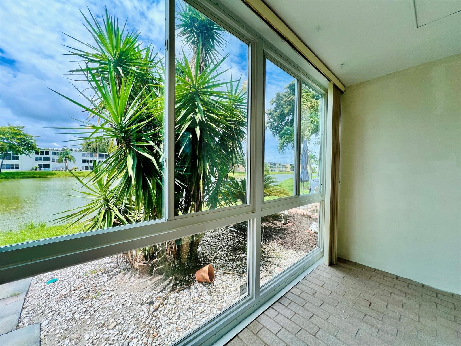 107 Wellington D, West Palm Beach, FL 33417 photo 2