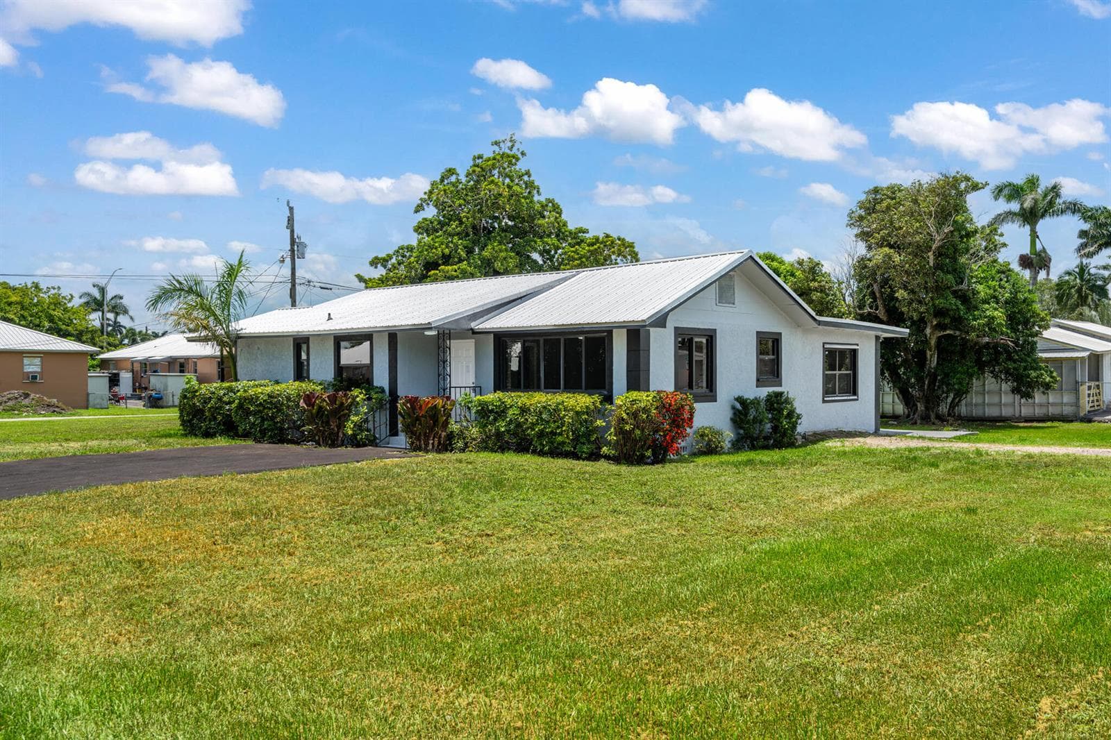 24 NW Avenue I, Belle Glade, FL 33430 photo 4