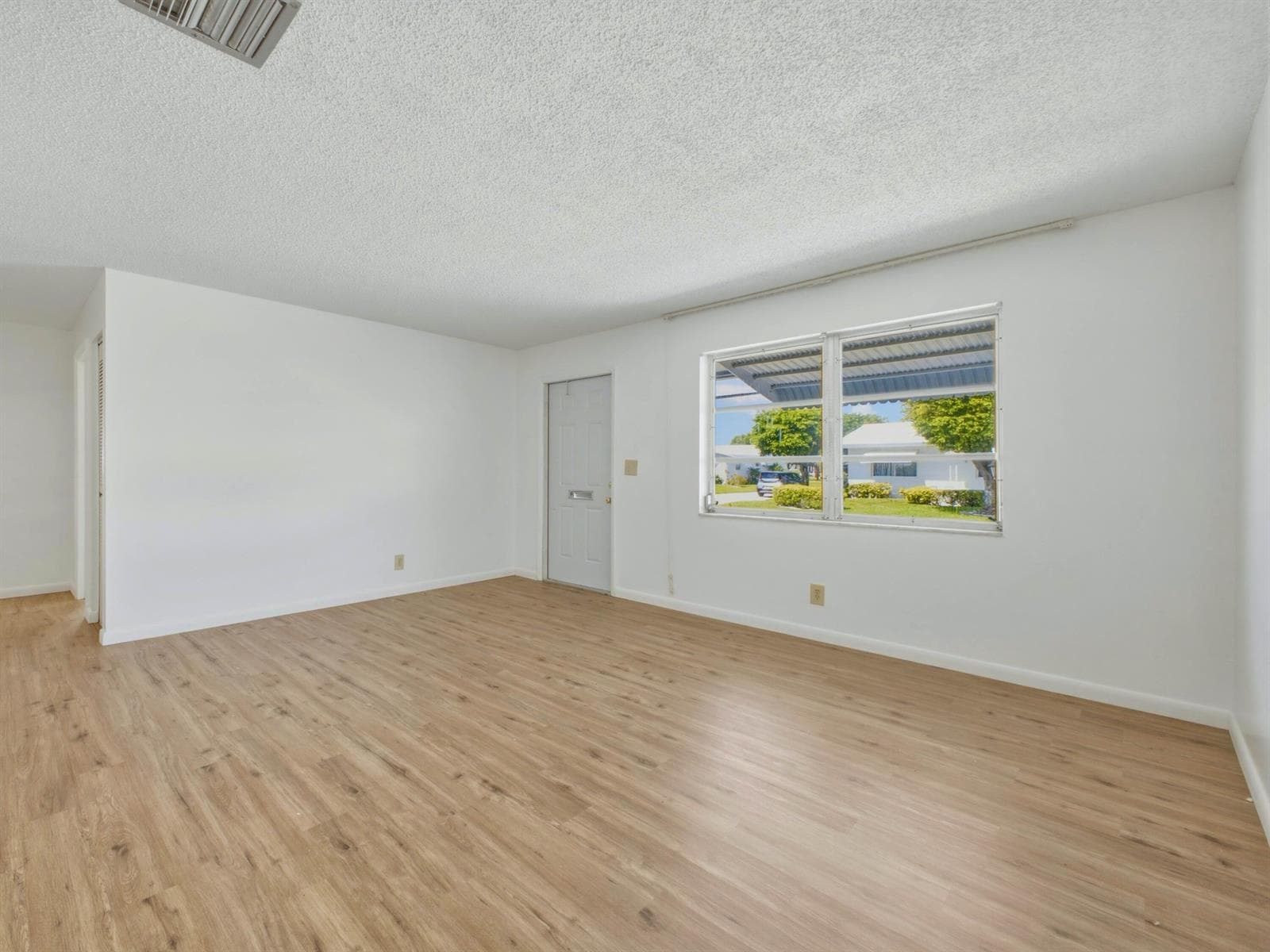 1012 SW 17th Street, Boynton Beach, FL 33426 photo 4