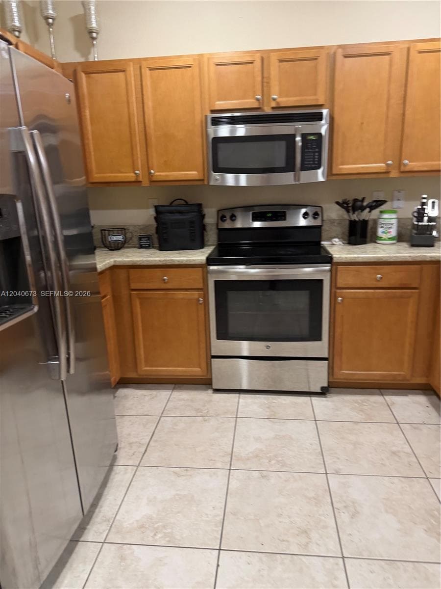 8929 W 35th Way, Hialeah, FL 33018 photo 3