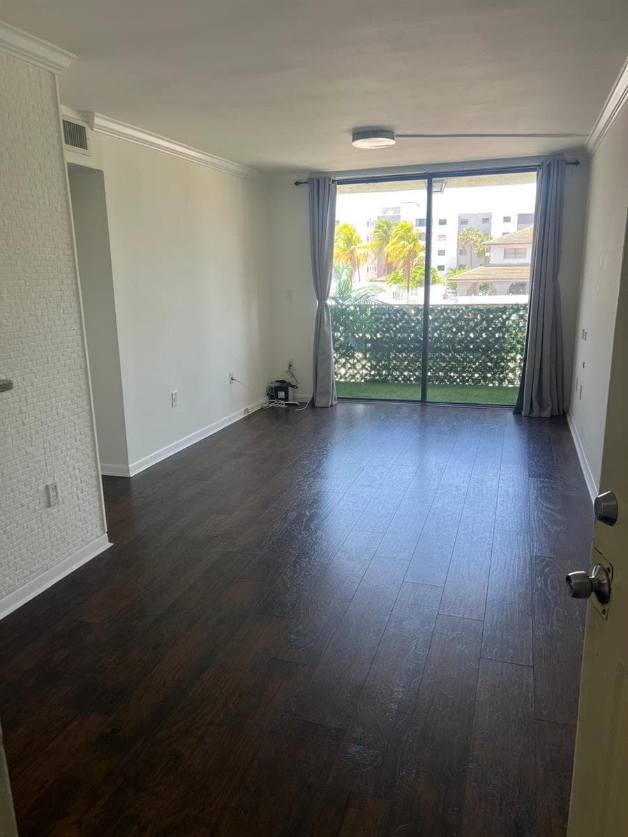 8145 NW 7th Street # 208, Miami, FL 33126 photo 2