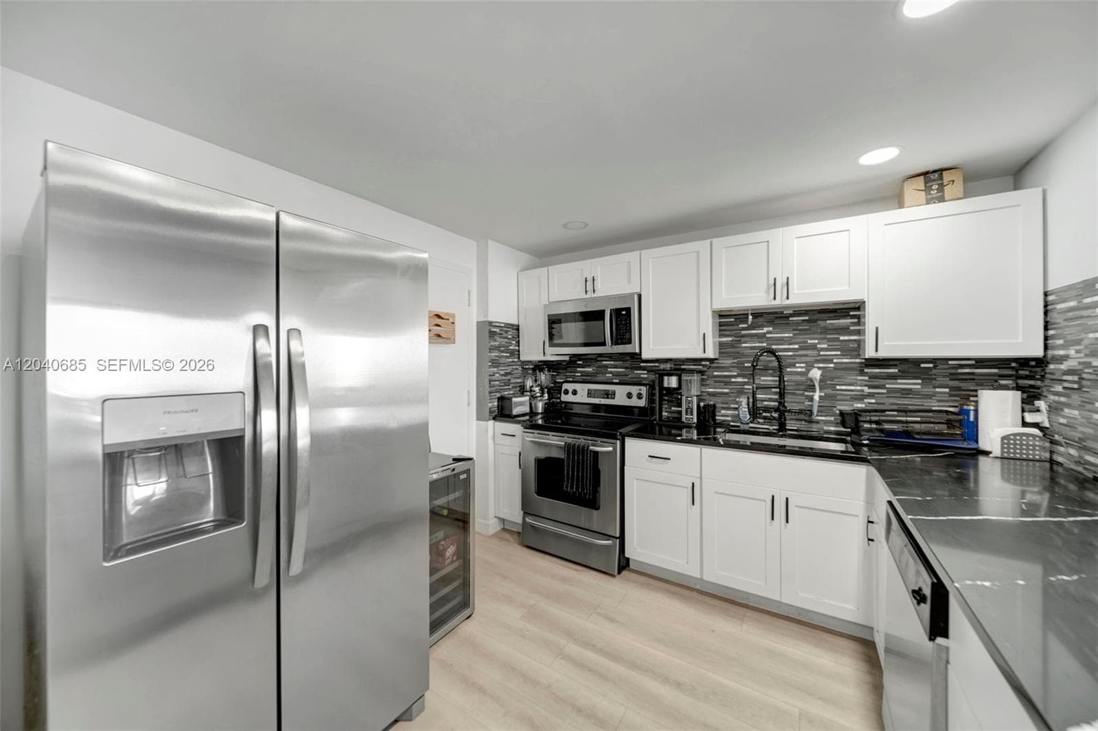 427 Golden Isles Dr # 16H, Hallandale Beach, FL 33009 photo 3