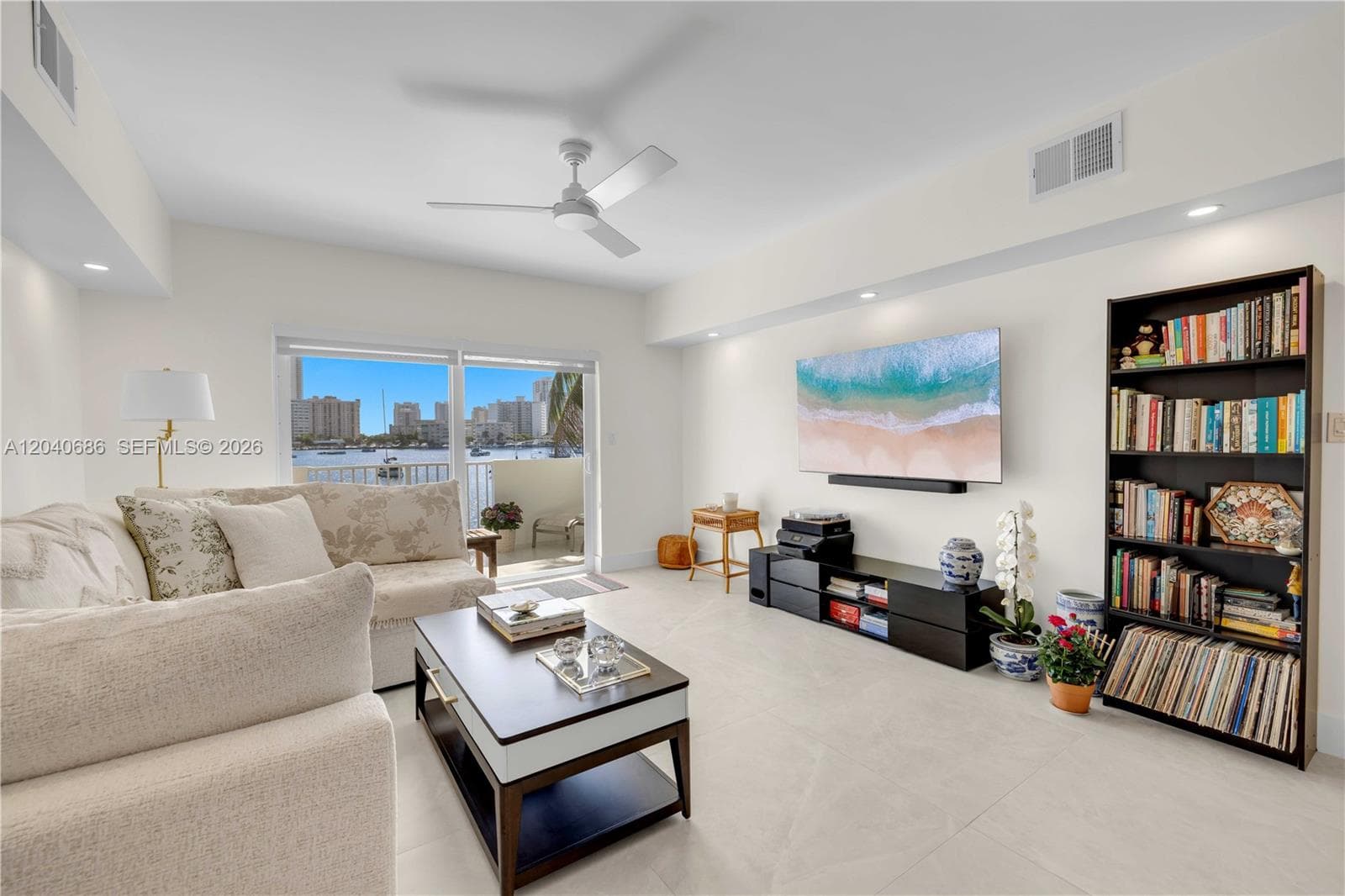 462 Golden Isles Dr # 211, Hallandale Beach, FL 33009 photo 4