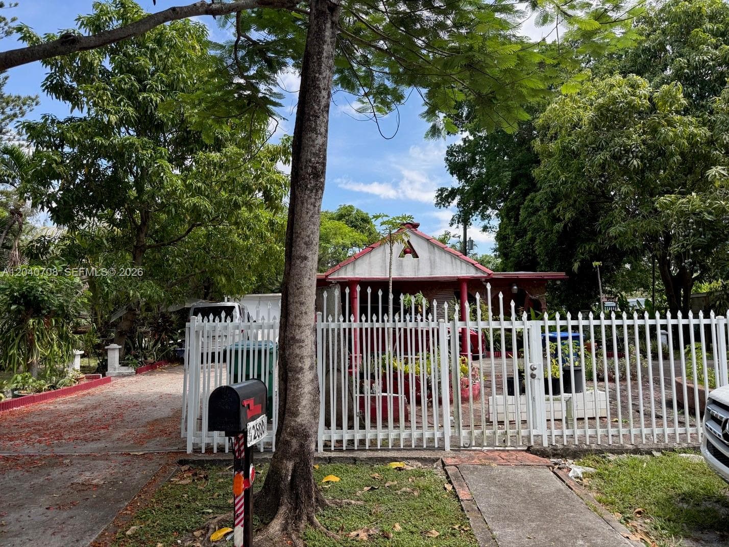 12600 Country Club Ln, Miami, FL 33167 photo 2