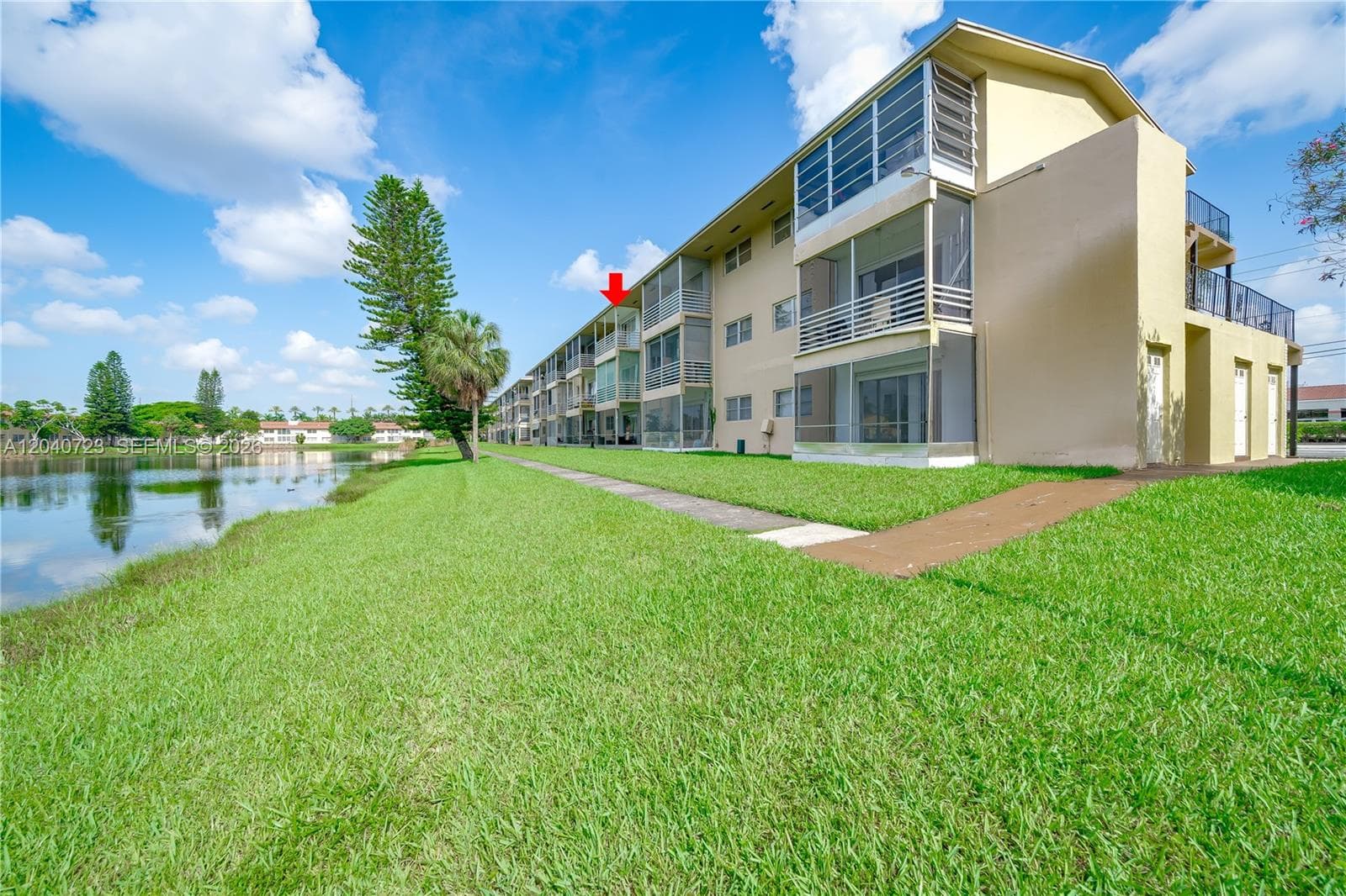 2880 NE 203rd St # 34B, Aventura, FL 33180 photo 2