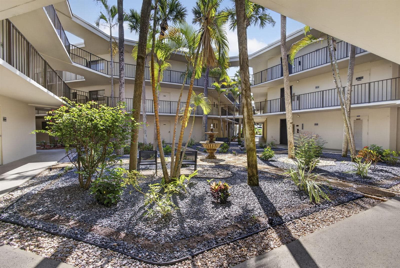 5340 Las Verdes Circle # 307, Delray Beach, FL 33484 photo 2