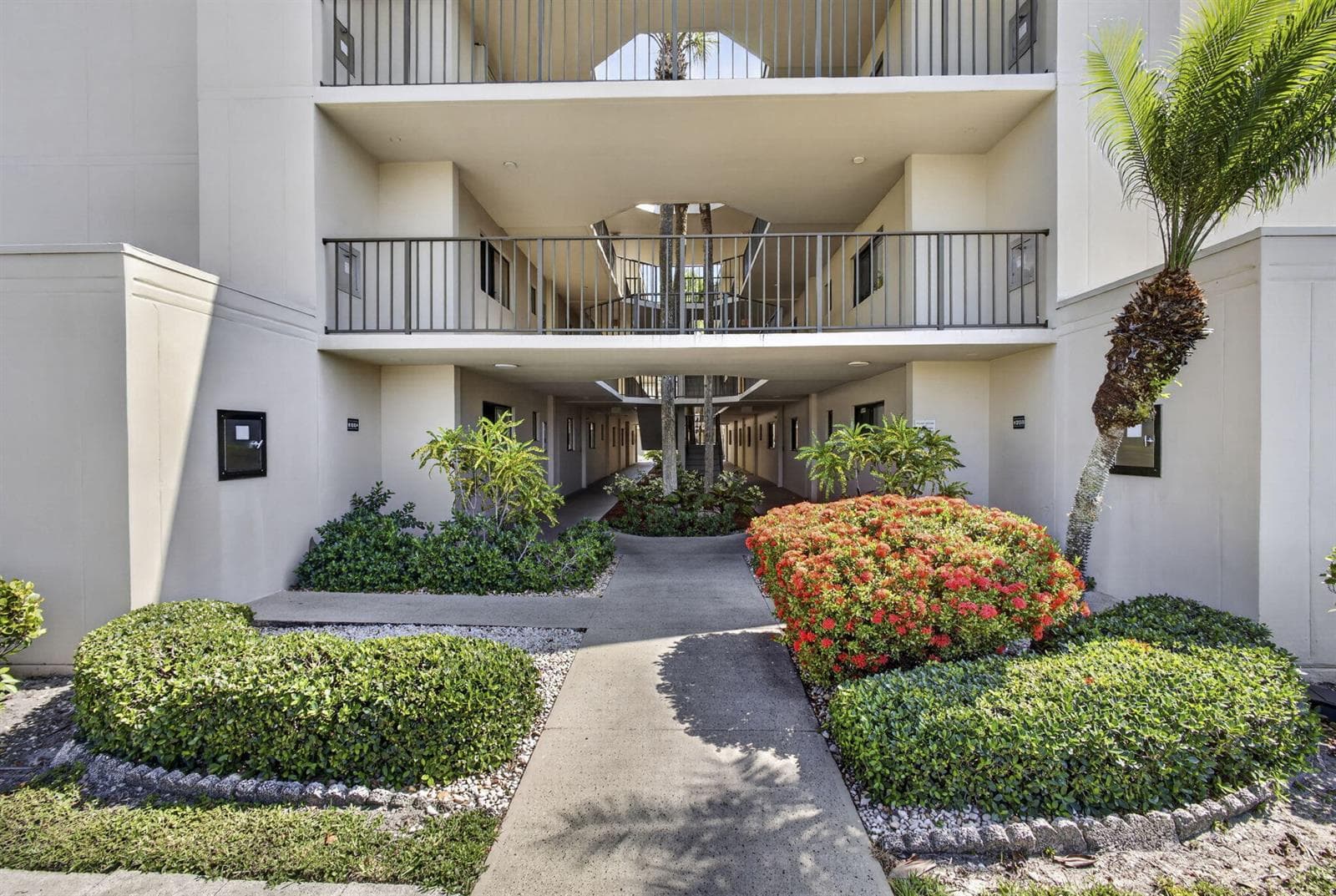 5340 Las Verdes Circle # 307, Delray Beach, FL 33484 photo 4