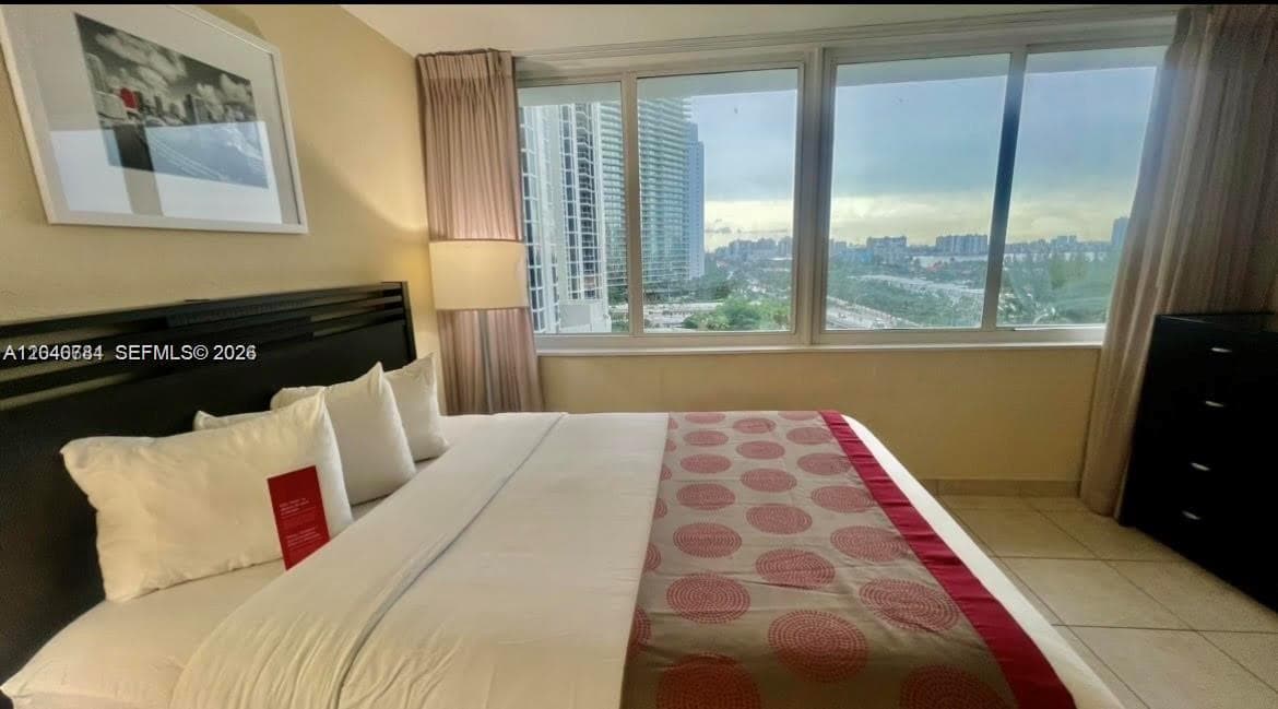 19201 Collins Ave # 942, Sunny Isles Beach, FL 33160 photo 2