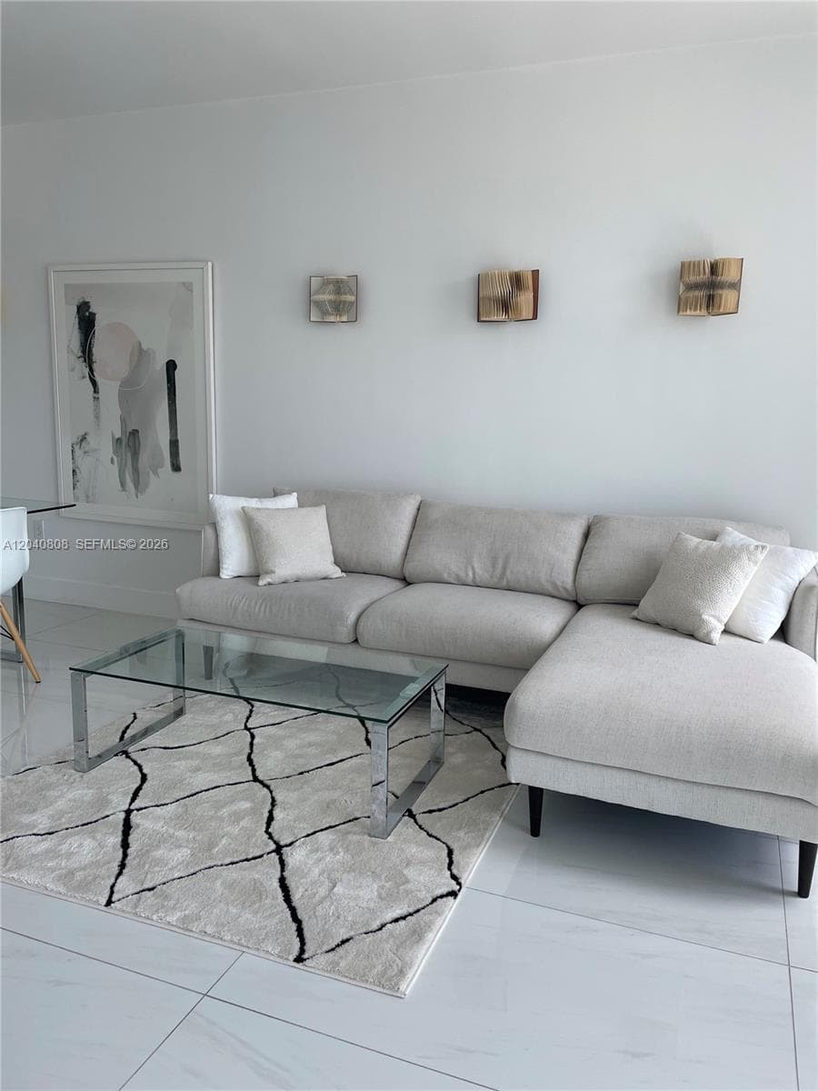 244 Biscayne Blvd # 2005, Miami, FL 33132 photo 2