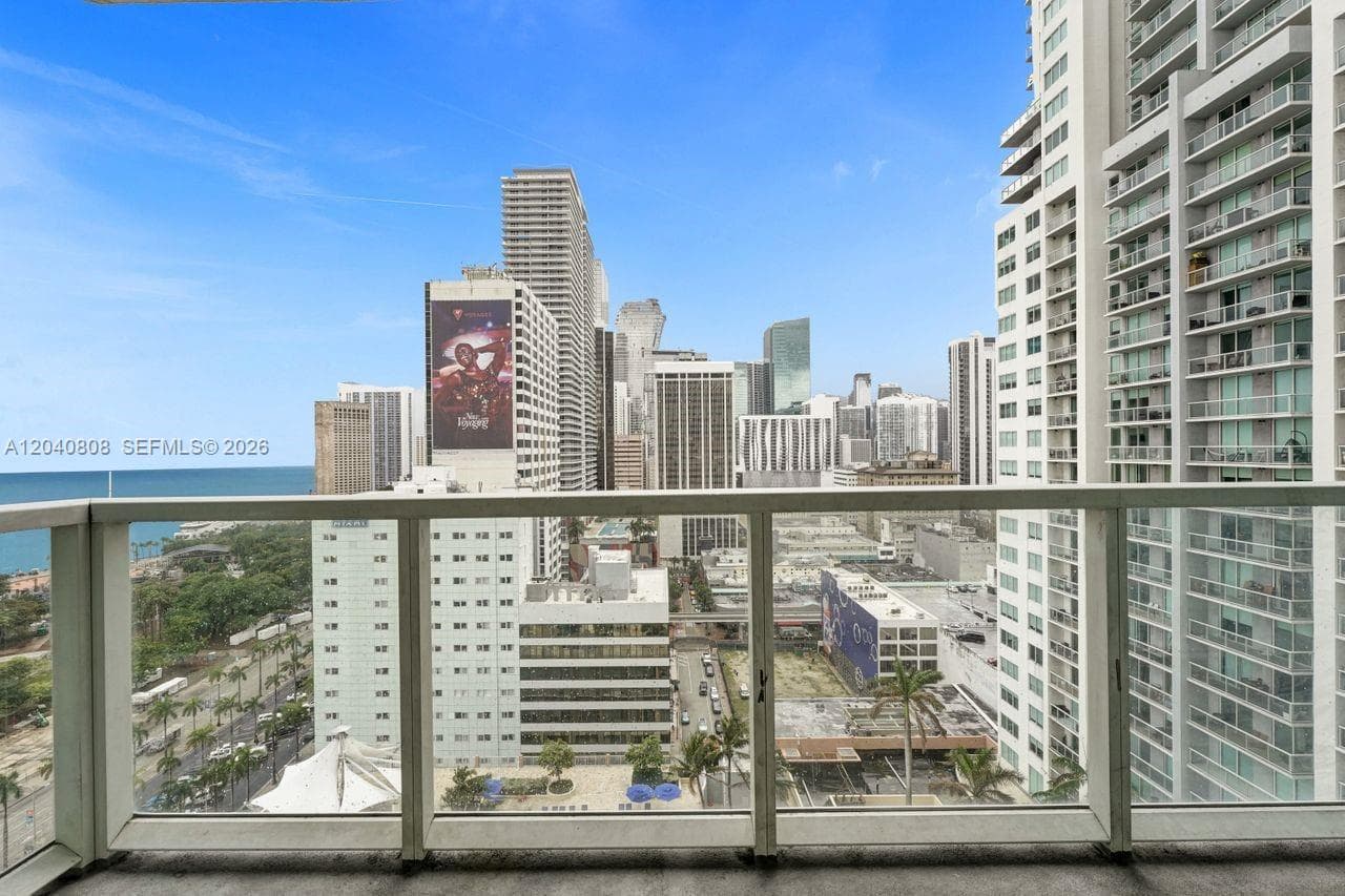 244 Biscayne Blvd # 2005, Miami, FL 33132 photo 4