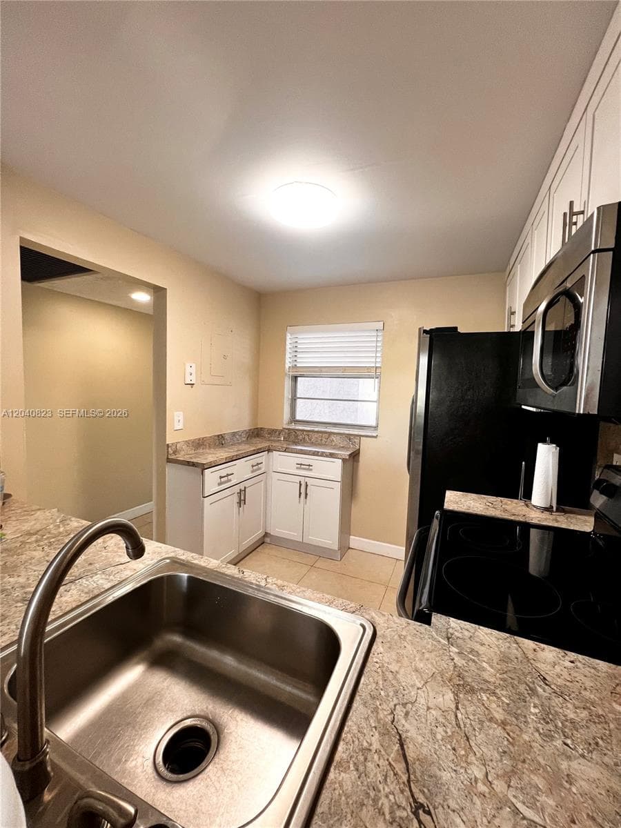 9235 Lagoon Pl # 109, Davie, FL 33324 photo 3