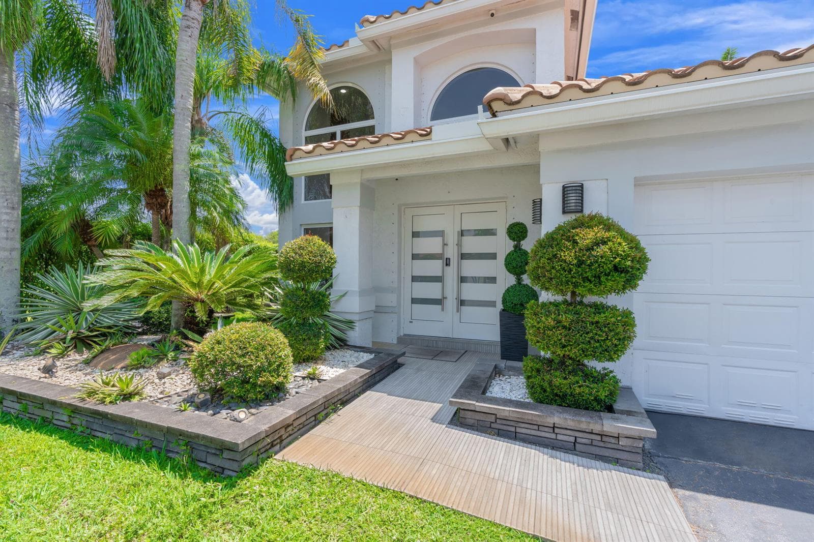 52 Gables Boulevard, Weston, FL 33326 photo 5