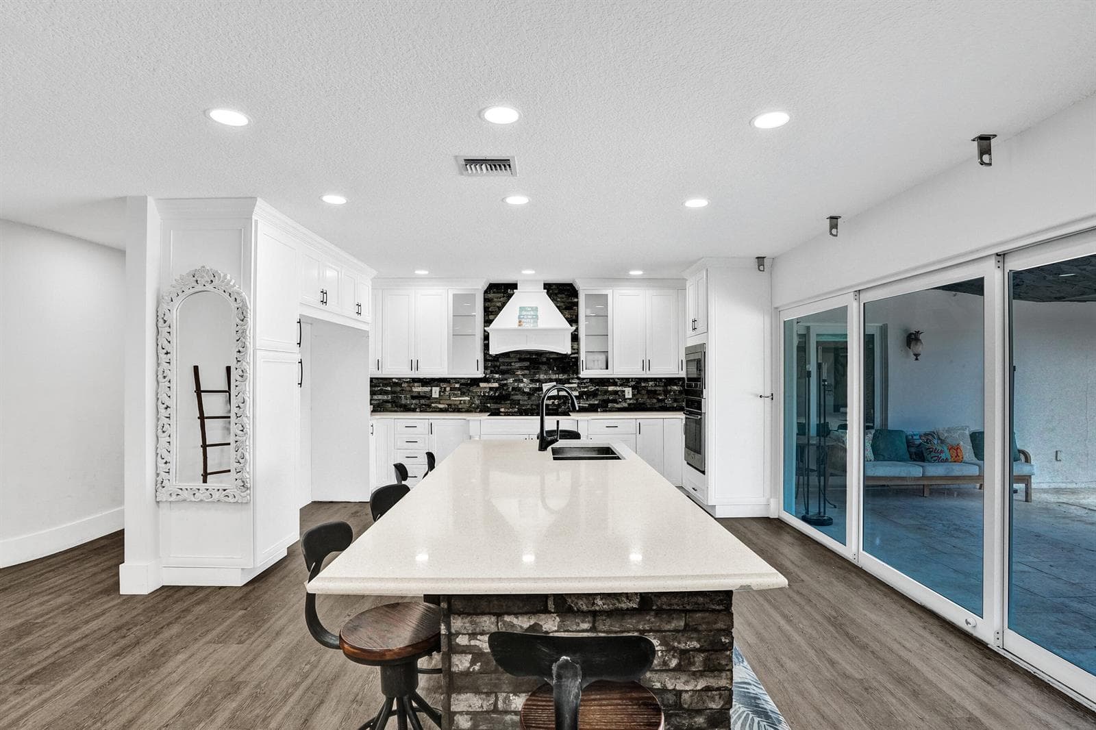 343 Layne Boulevard, Hallandale Beach, FL 33009 photo 5