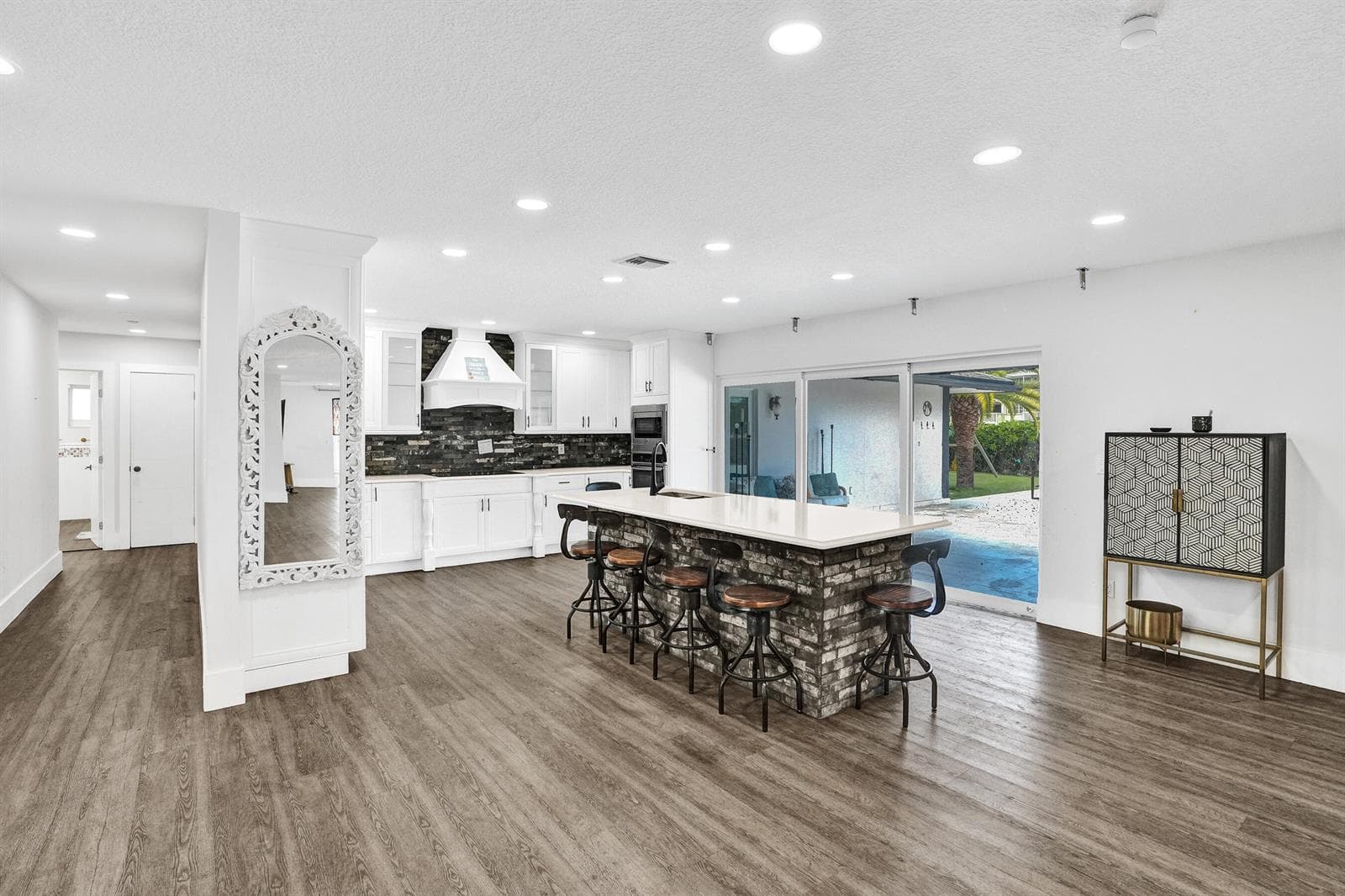343 Layne Boulevard, Hallandale Beach, FL 33009 photo 4