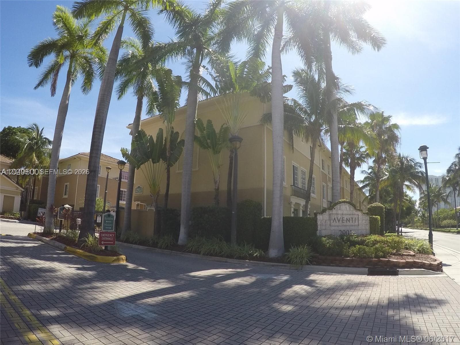 2921 NE 185th St # 1202, Aventura, FL 33180 photo 2