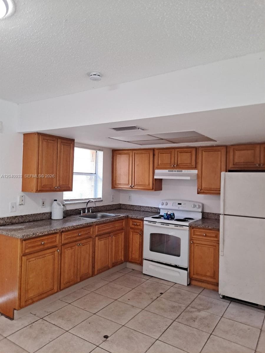 2560 NW 52nd Ave # C18, Lauderhill, FL 33313 photo 2